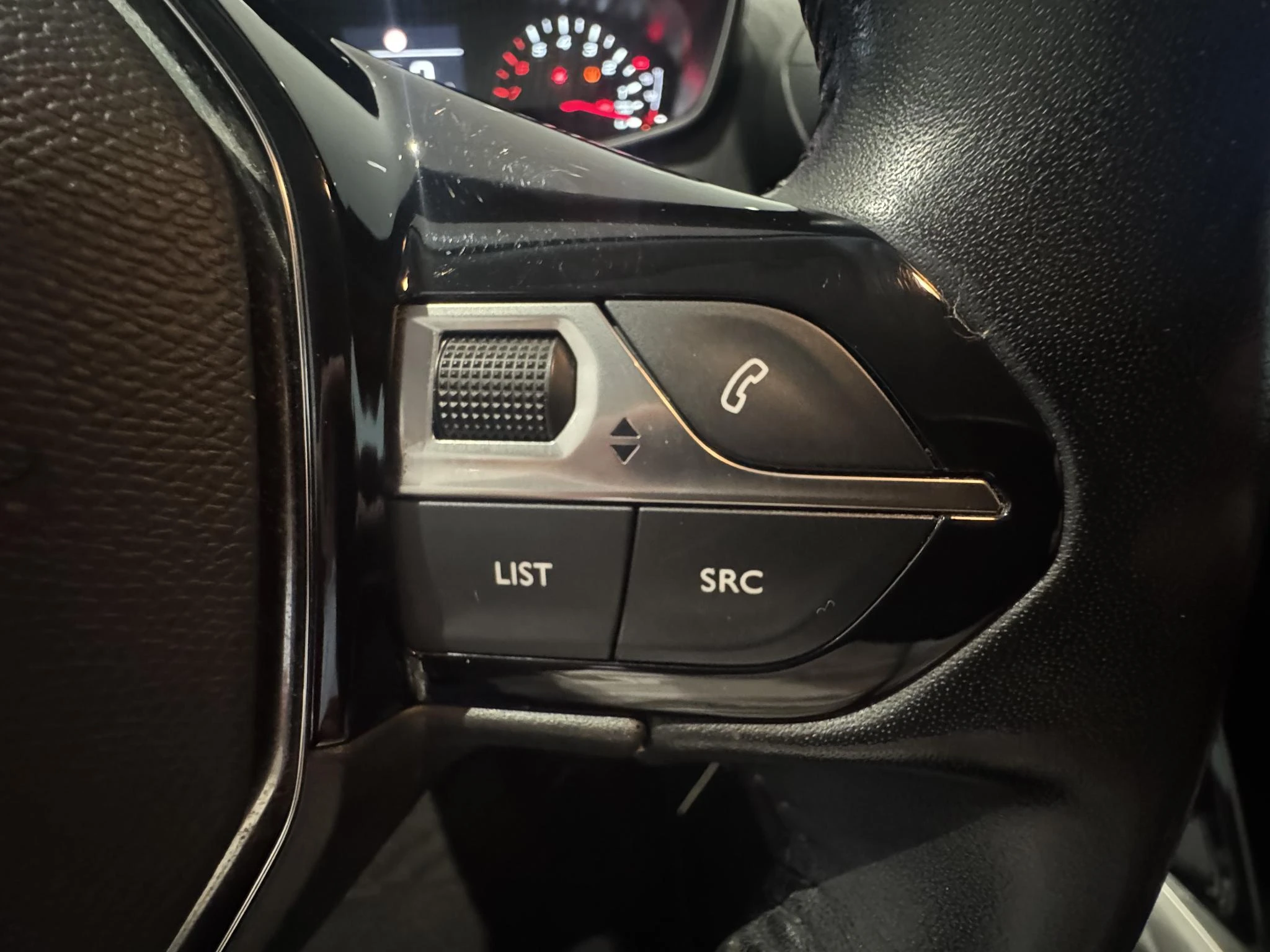 Peugeot-2008-image-17