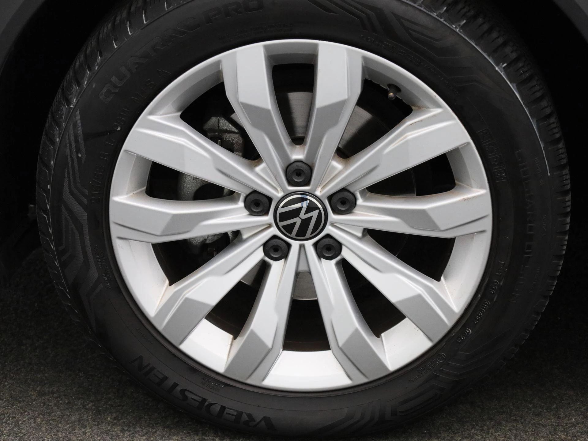 Volkswagen-T-Roc-image-10