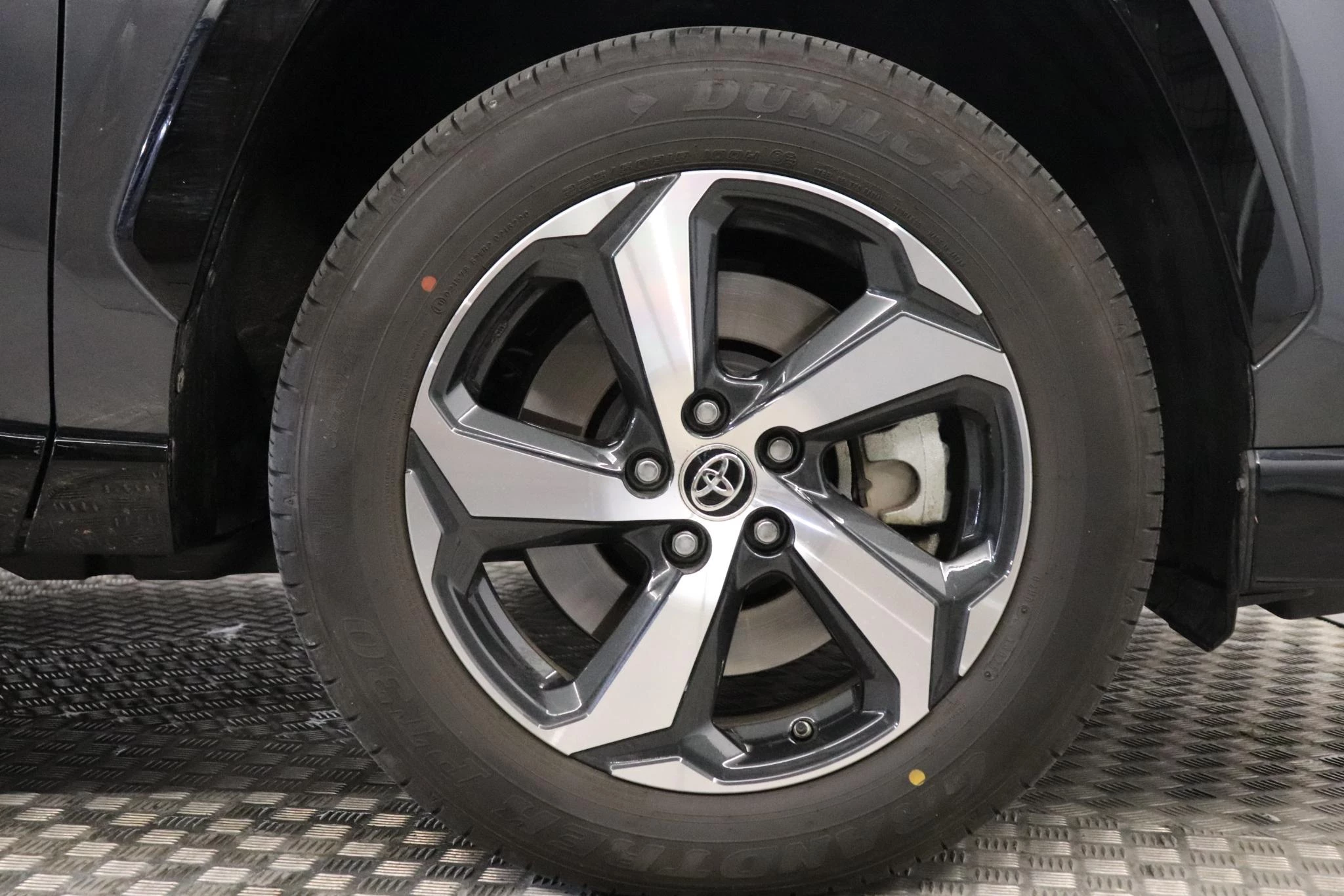 Toyota RAV4 2.5 PHEV AWD e-CVT PREMIUM Plus
