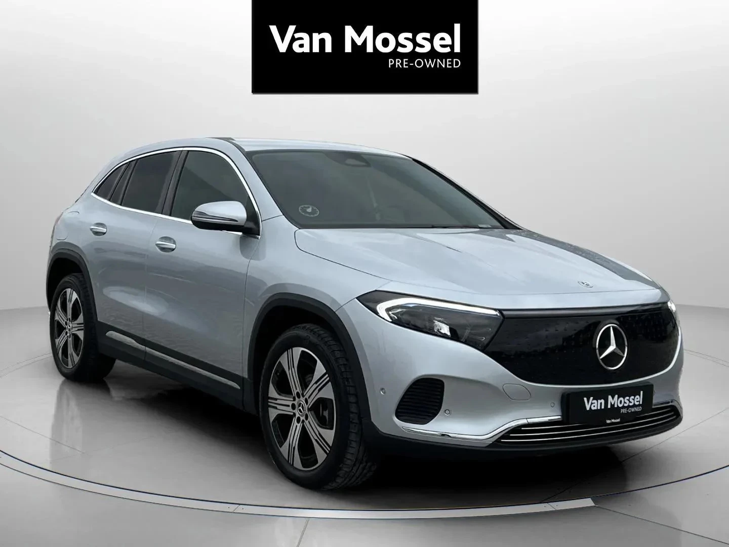 Mercedes-Benz-EQA-image-2