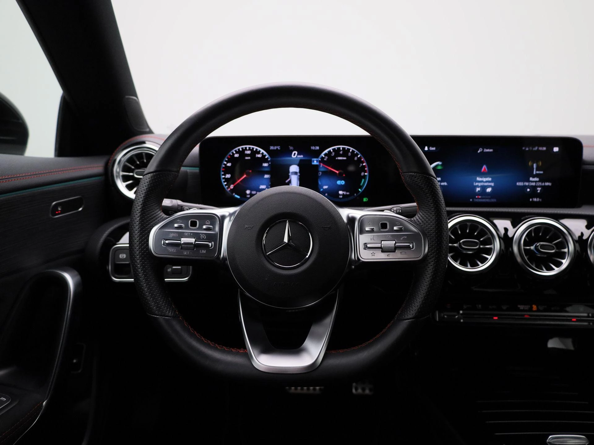 Mercedes-Benz CLA Shooting Brake 250 e AMG Line