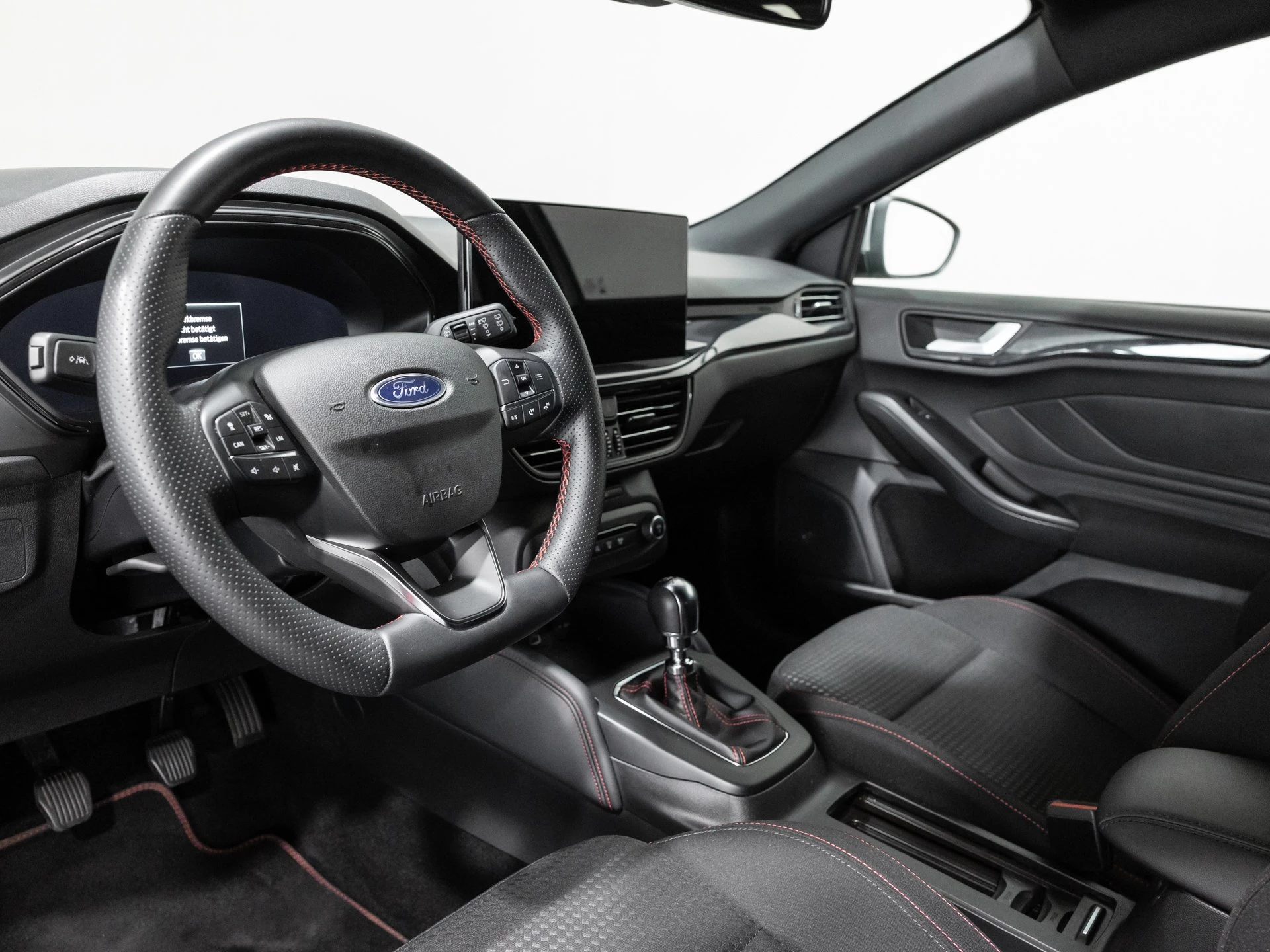 Ford Focus ST-Line X Turnier LED AHK ACC RFK GJR SHZ
