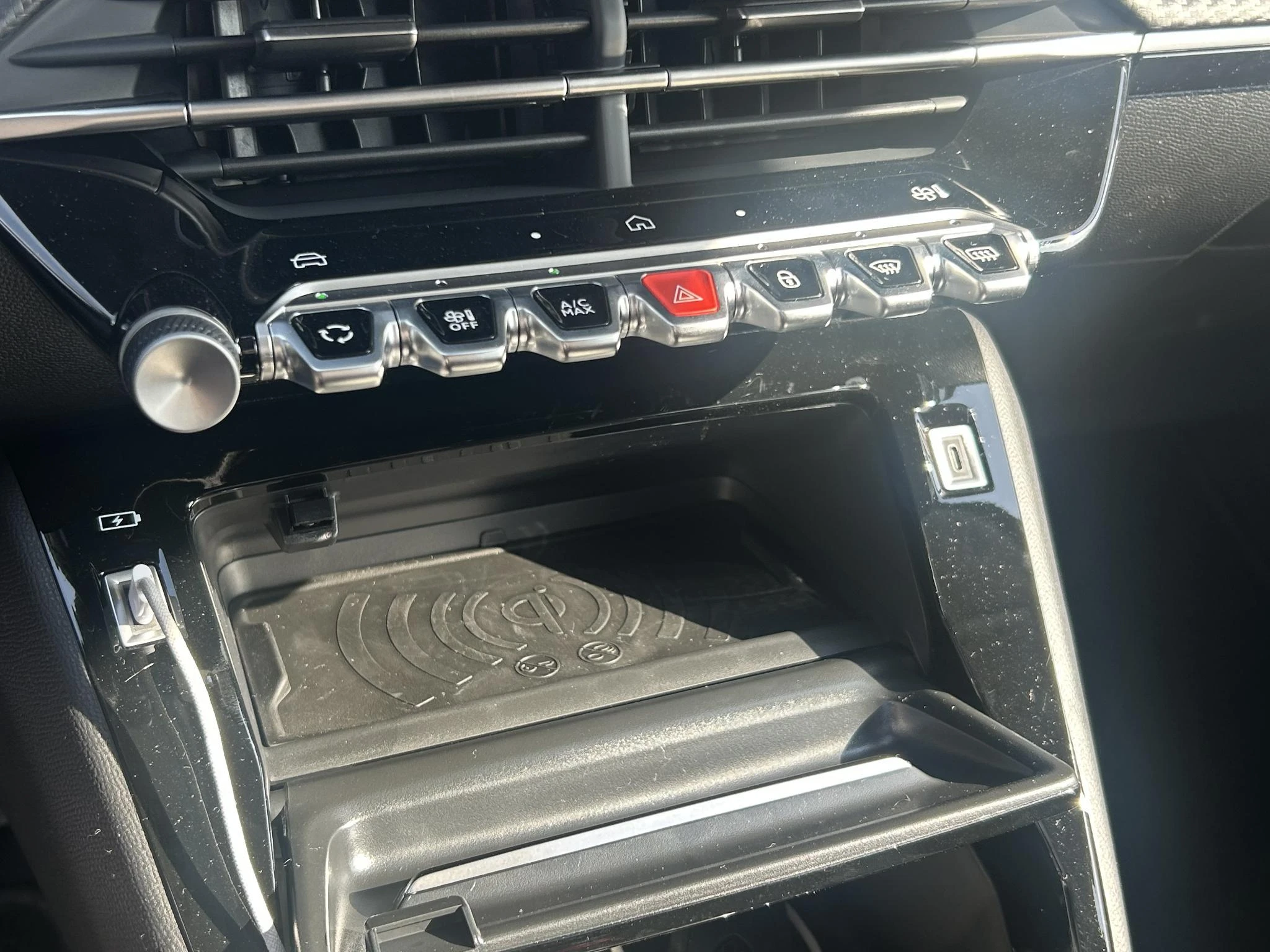 Peugeot-e-208-image-16