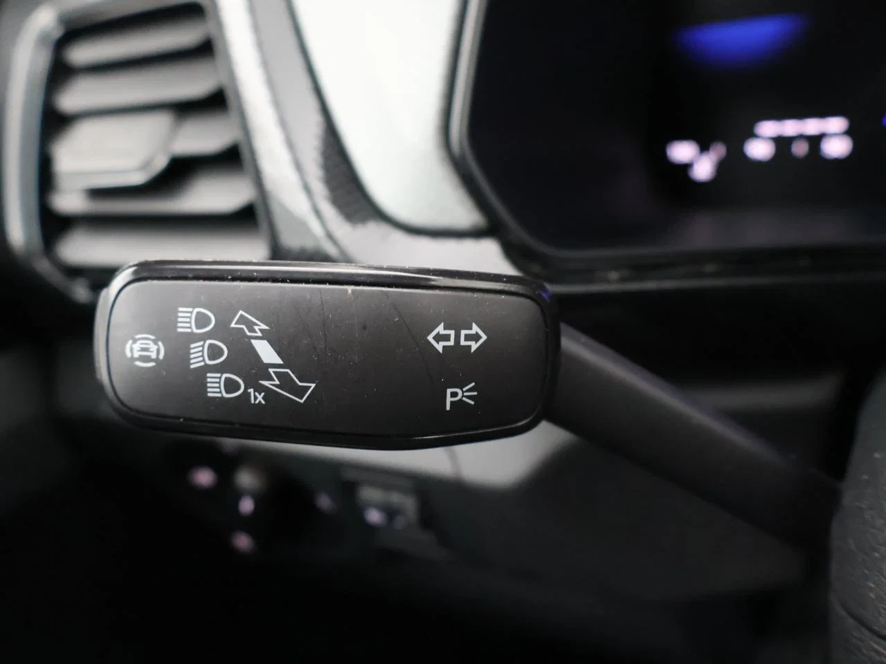 Volkswagen-T-Cross-image-13