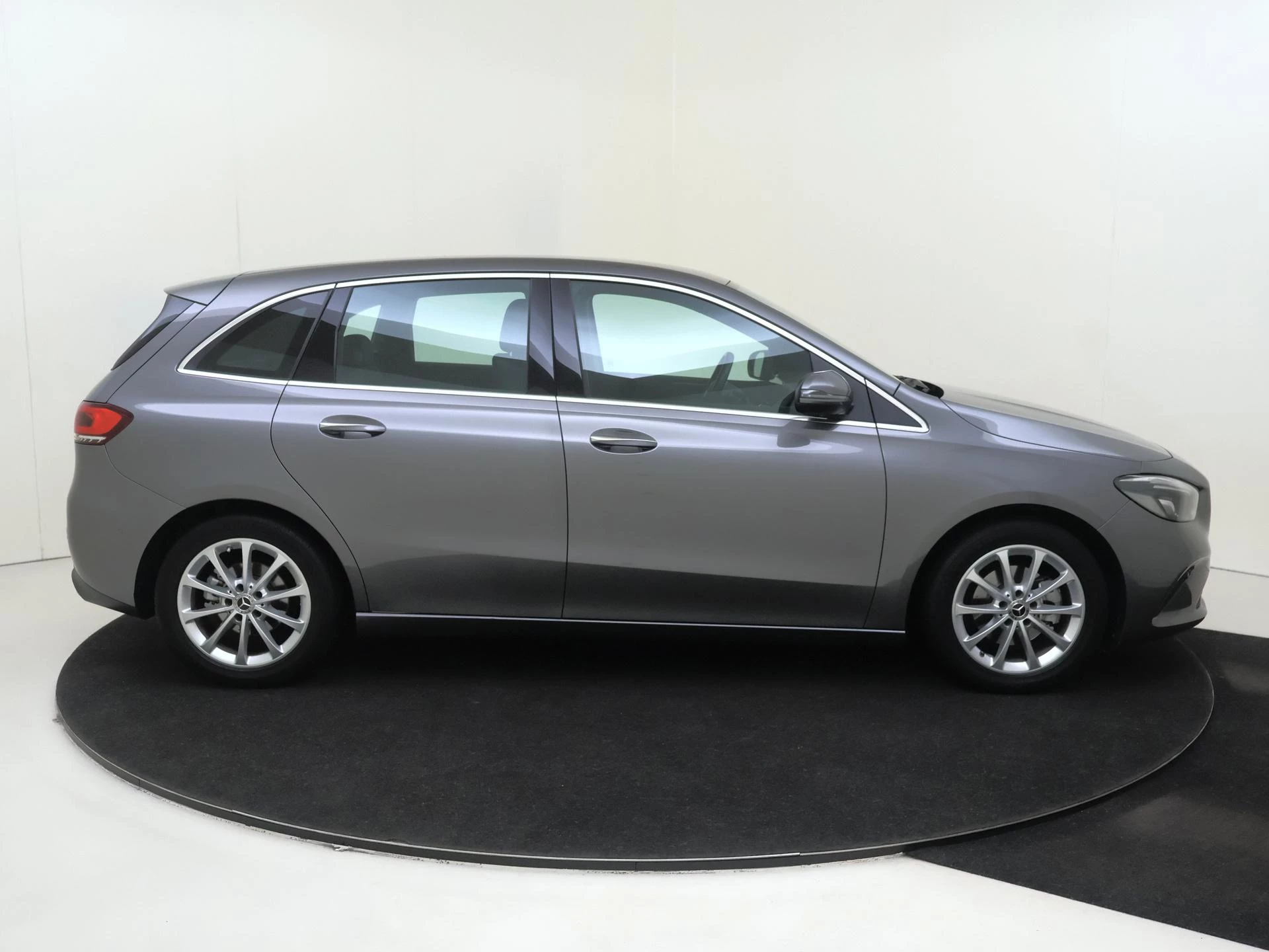 Mercedes-Benz B-Klasse 180 Launch Edition Premium