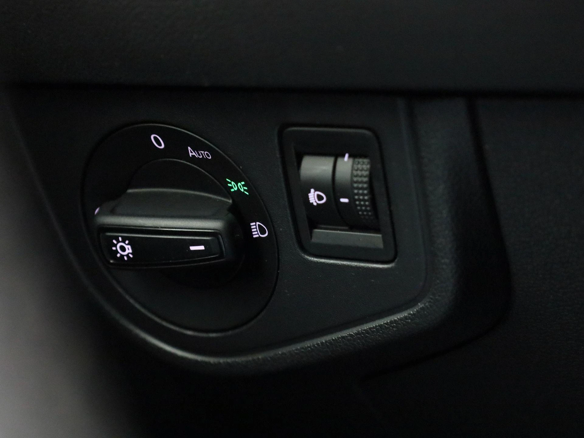 Volkswagen-Polo-image-18