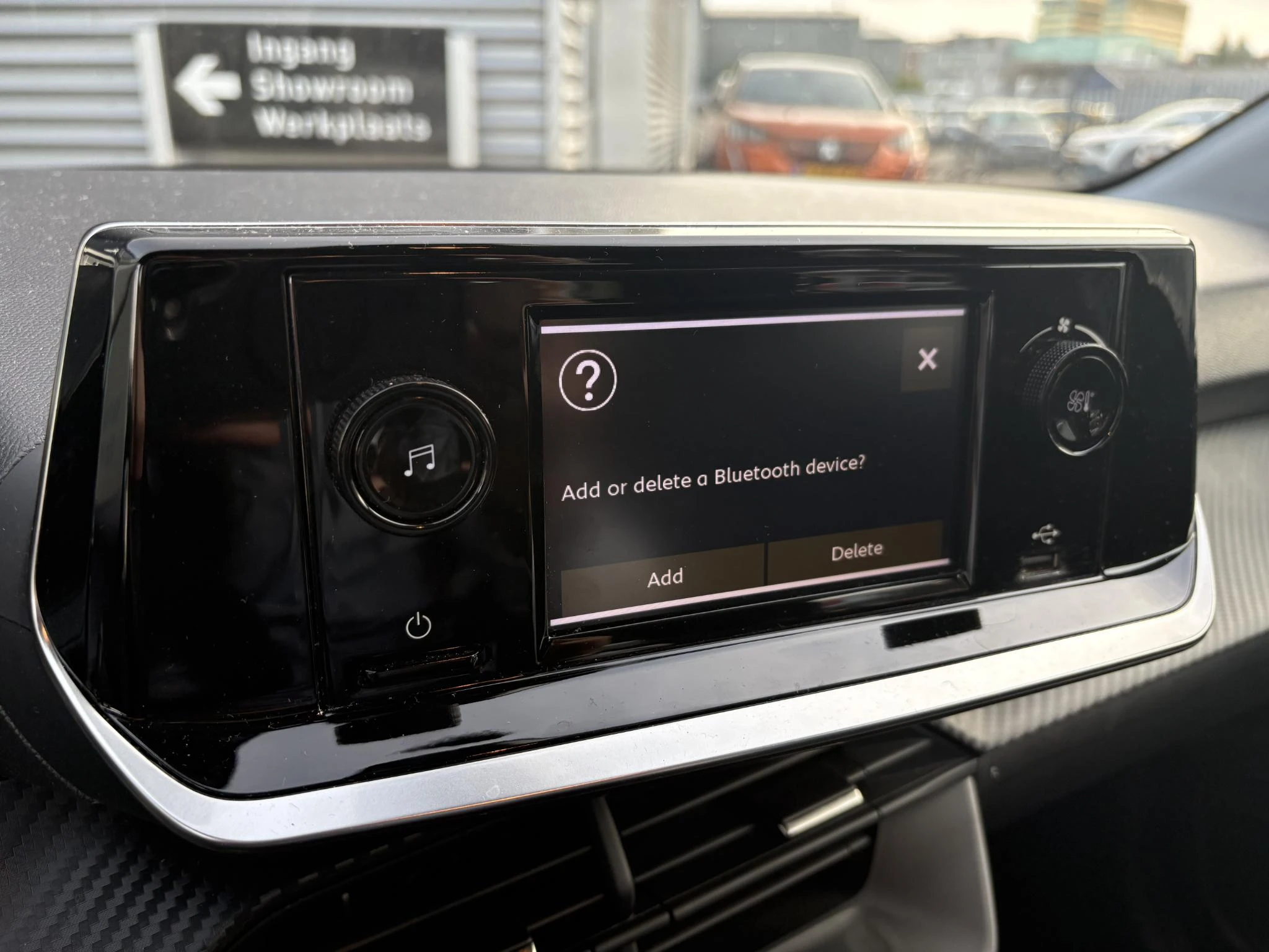 Peugeot-208-image-14