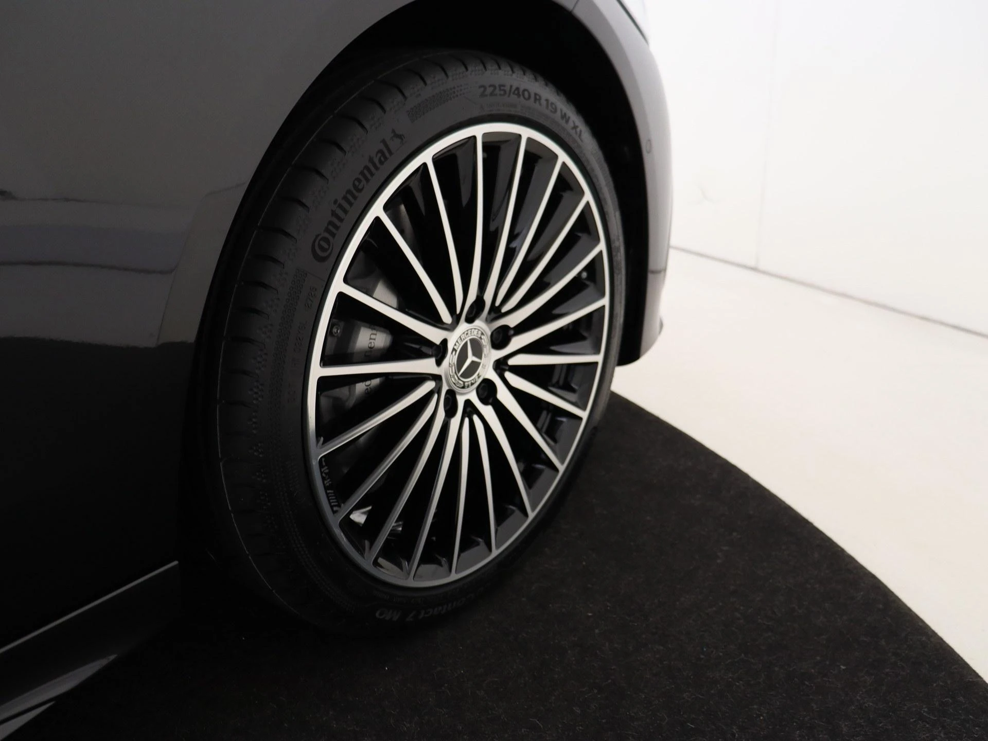 Mercedes-Benz-C-Klasse-image-32