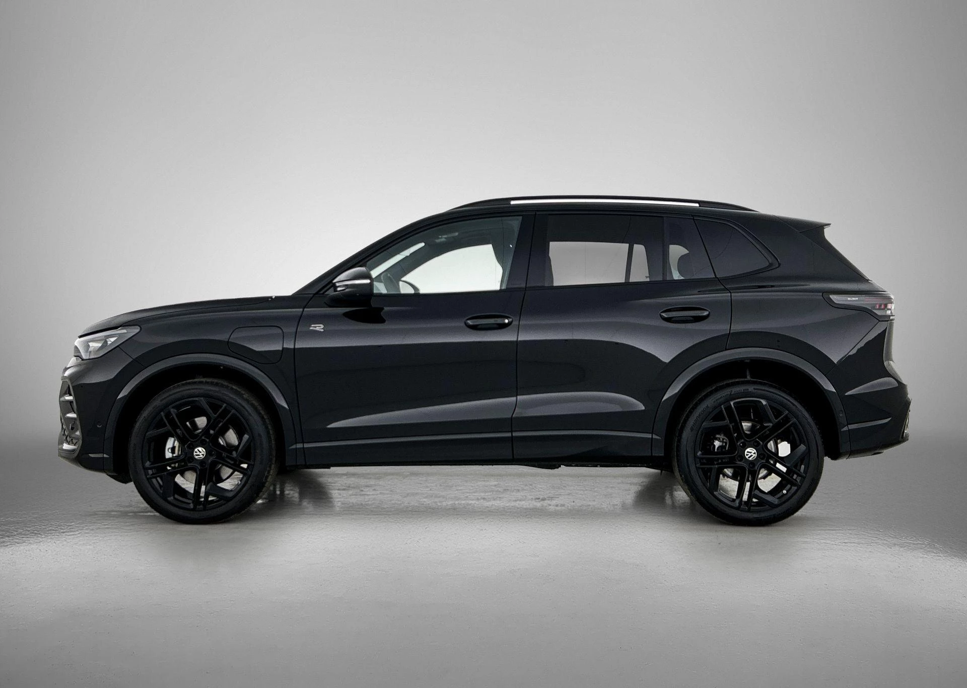 Volkswagen-Tiguan-image-1