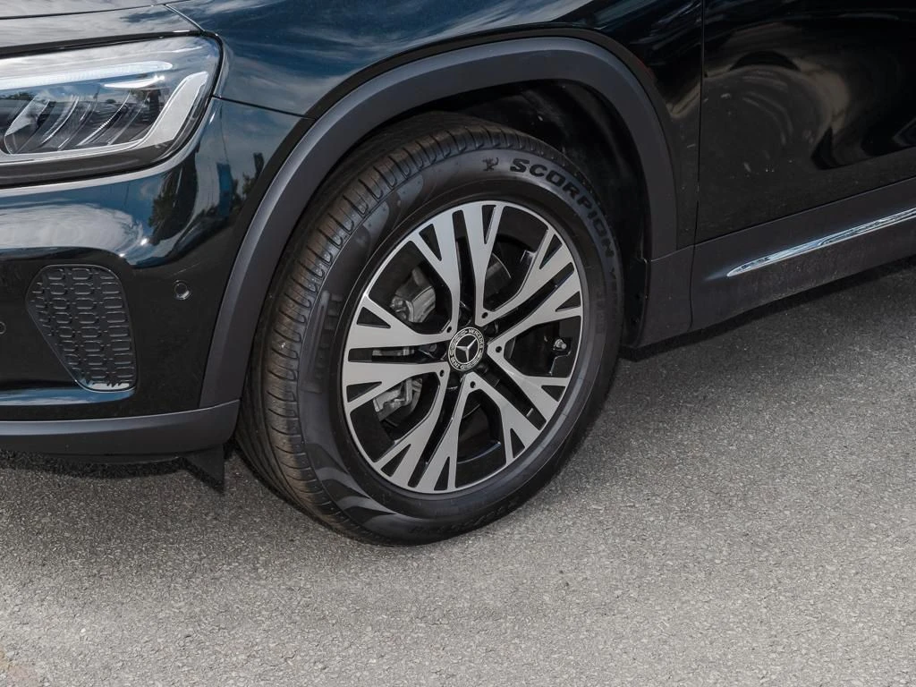 Mercedes-Benz-GLB 200 d-image-5