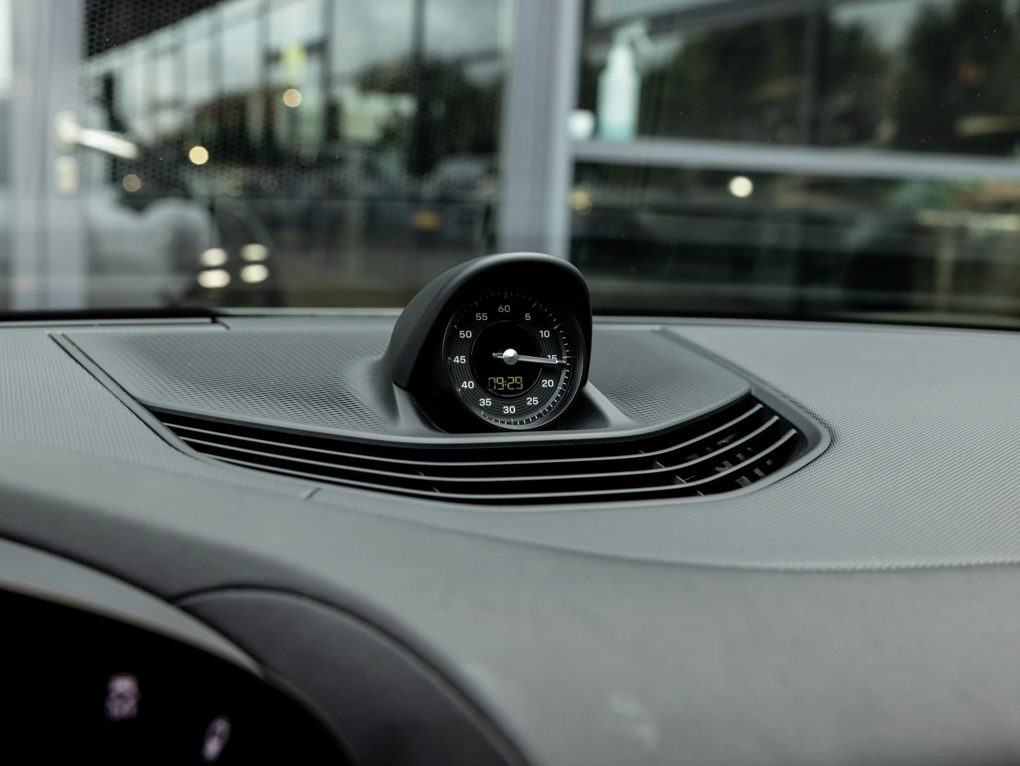 Porsche-Taycan-image-50