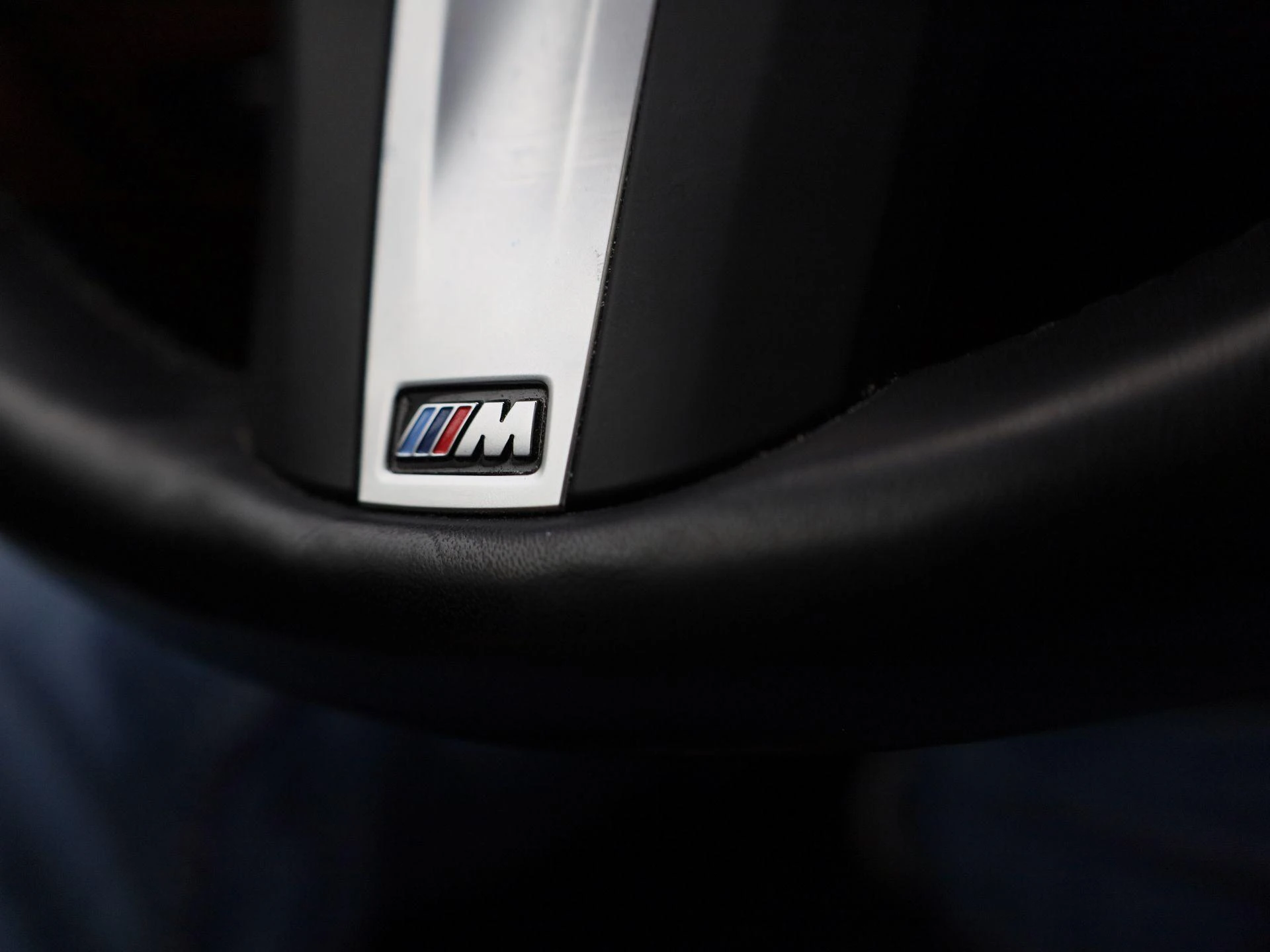 BMW-i4-image-28