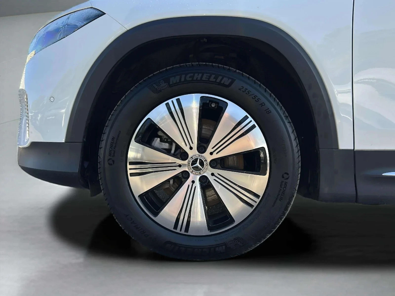 Mercedes-Benz-EQB-image-8