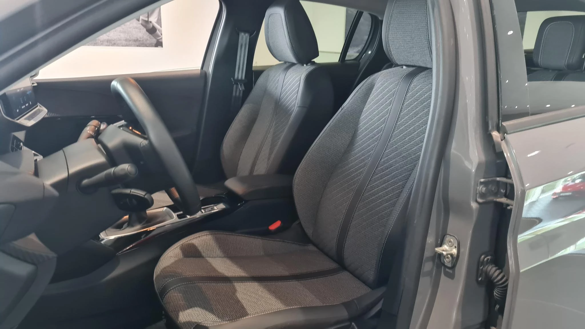 Peugeot-208-image-10