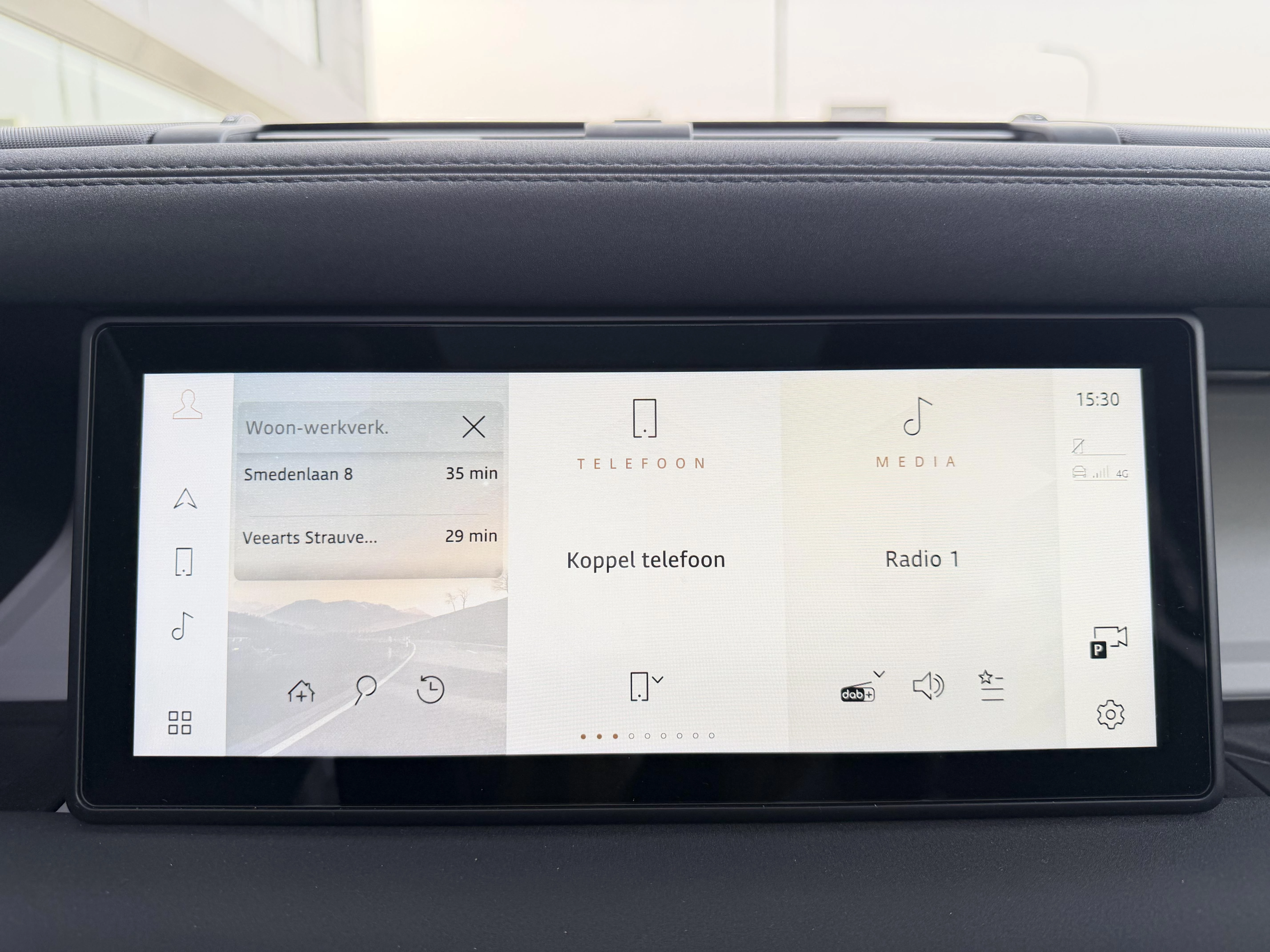 Land Rover Defender 110 D250 SE AWD