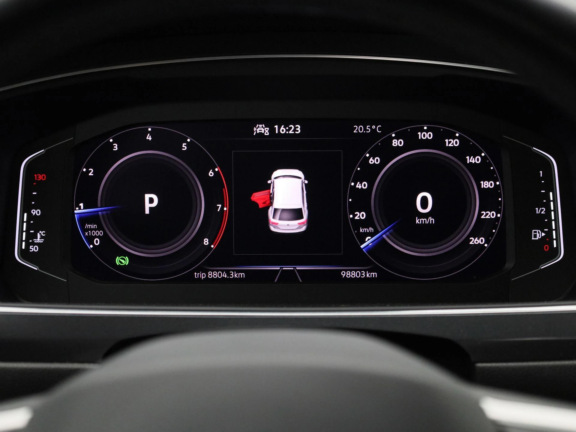 Volkswagen-Tiguan-image-9