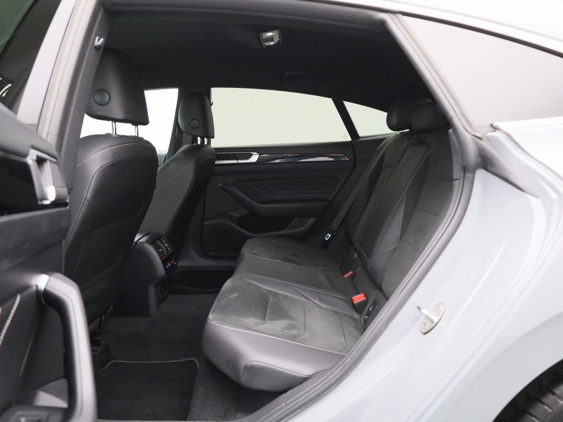 Volkswagen-Arteon-image-11