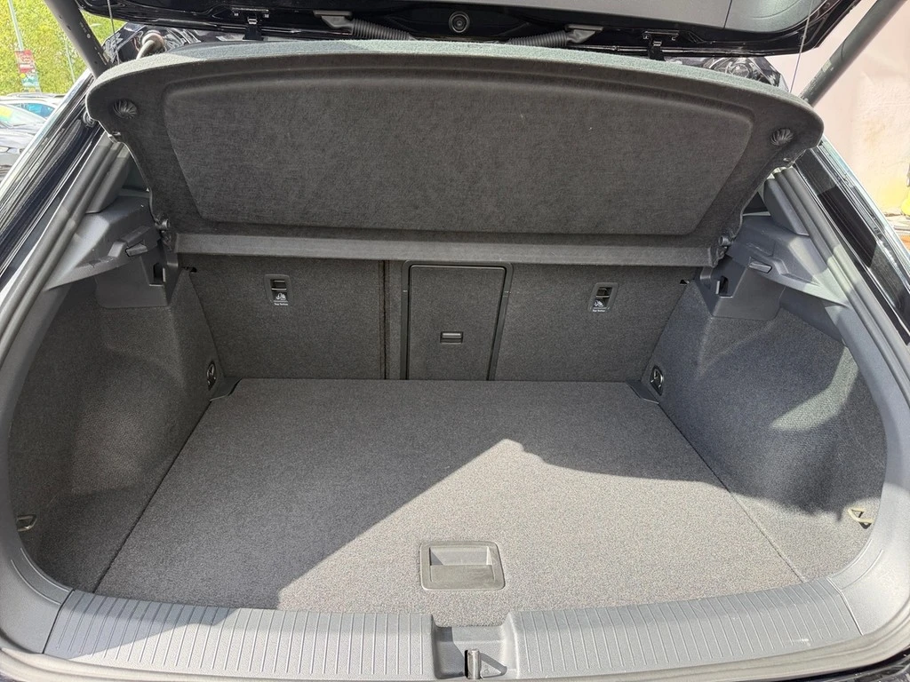 Volkswagen-T-Roc-image-12