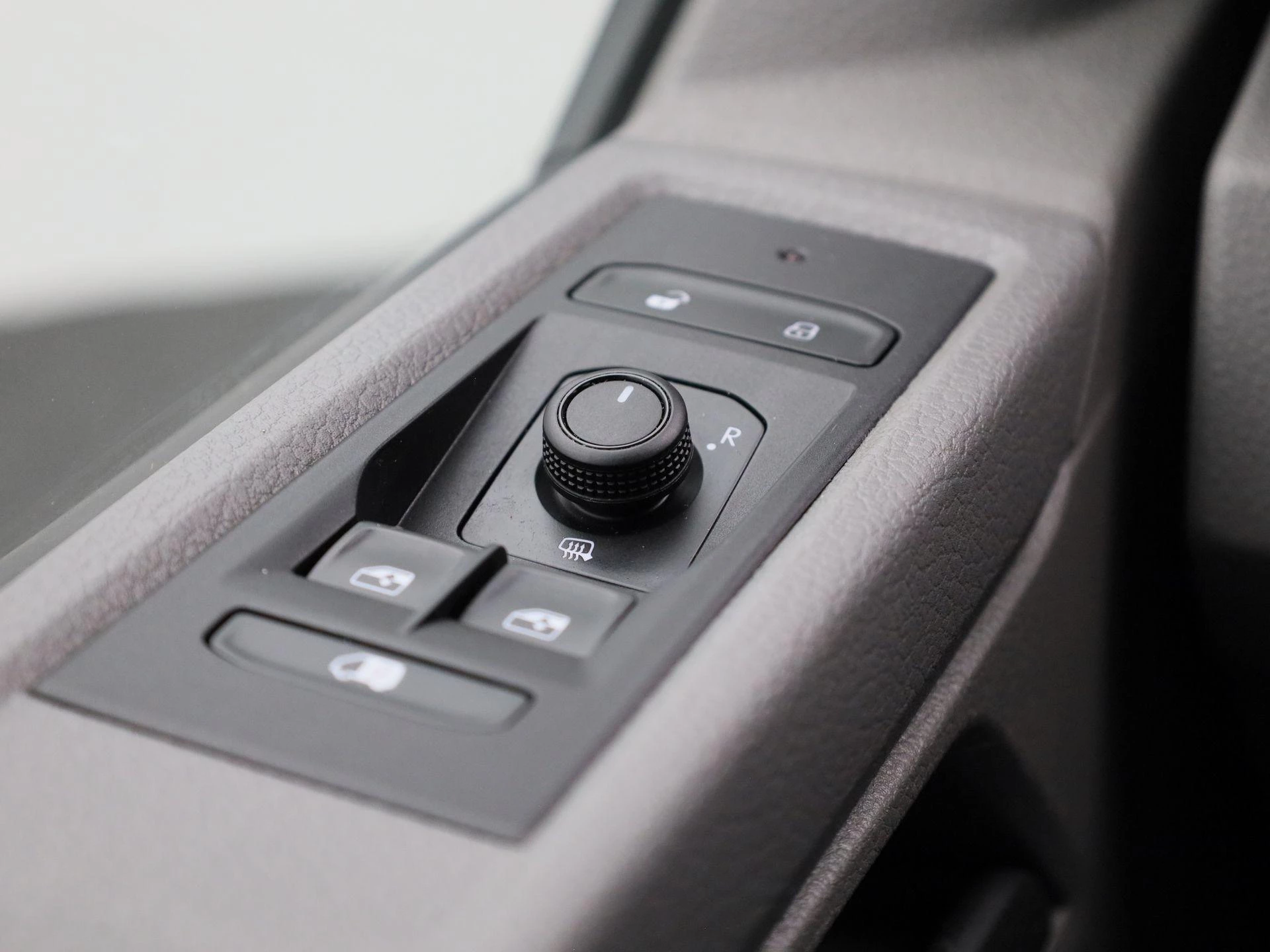 Volkswagen-Transporter-image-34