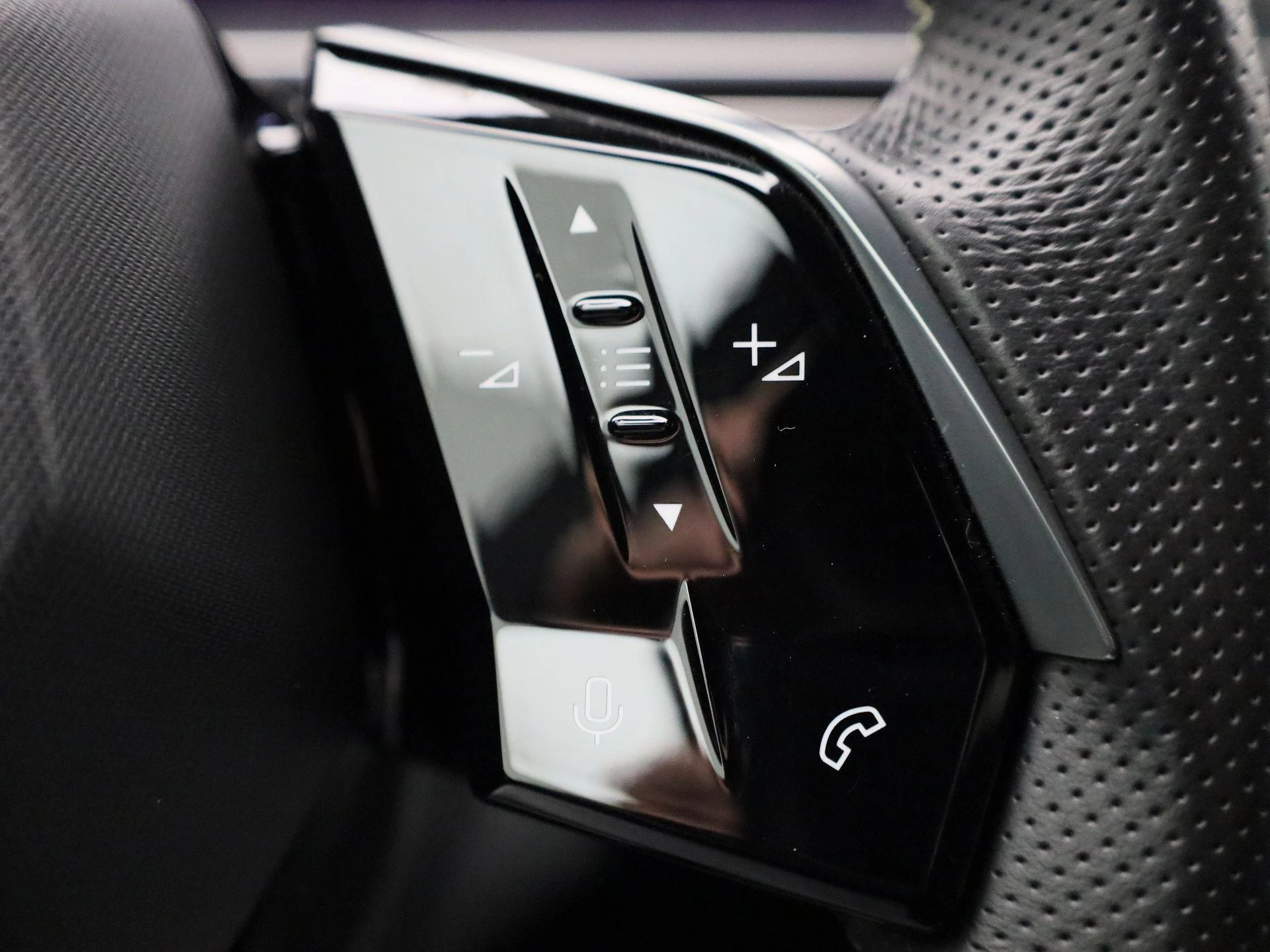 Peugeot 3008 1.2 HYBRID DSC6 GT