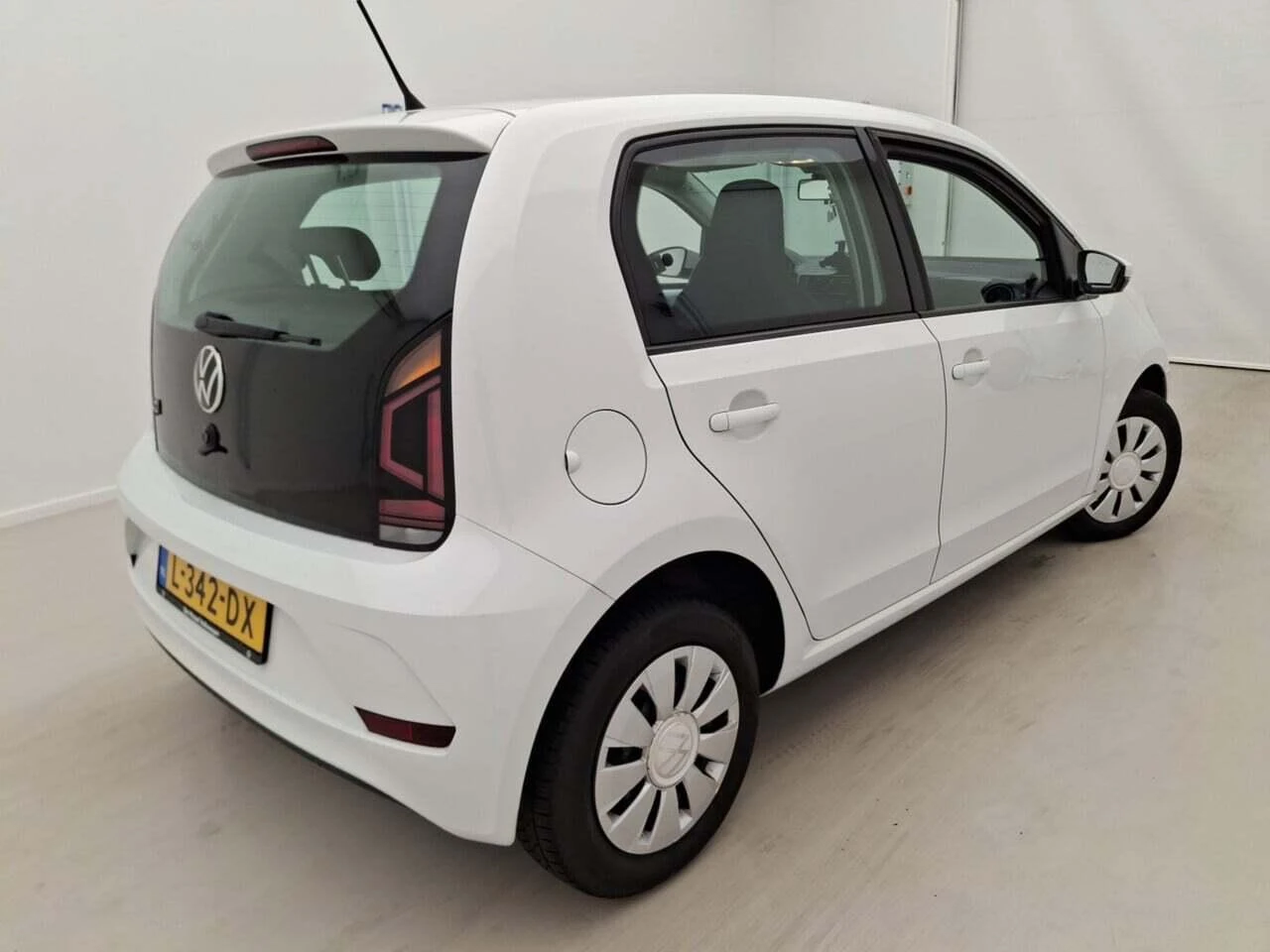 Volkswagen-up!-image-1