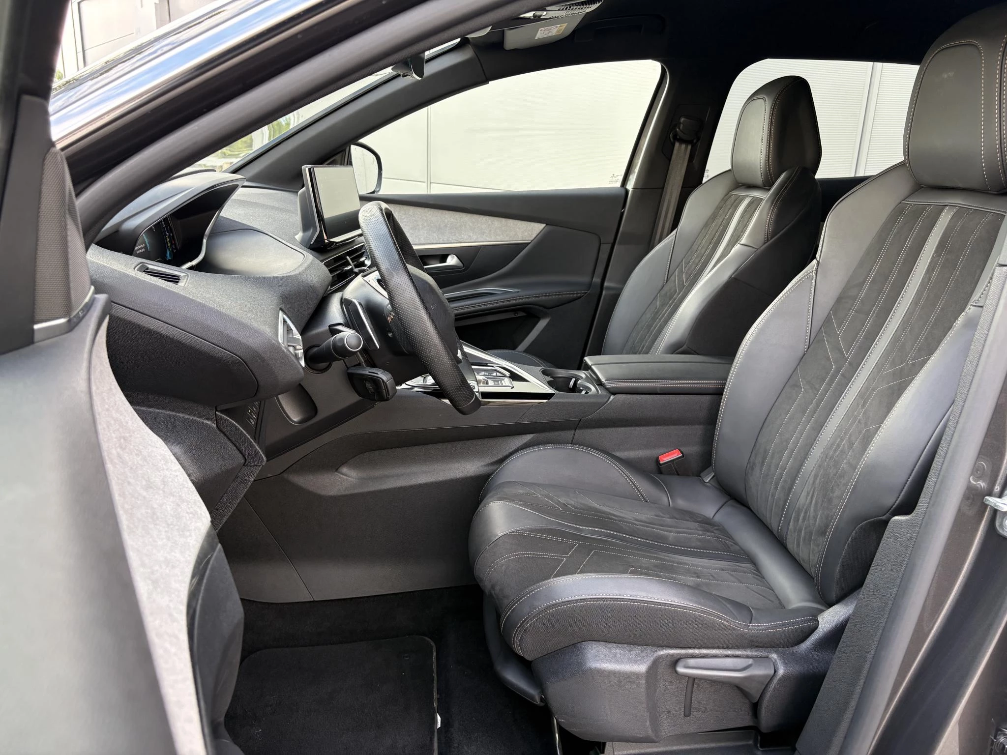 Peugeot 3008 1.6 HYbrid 225 GT