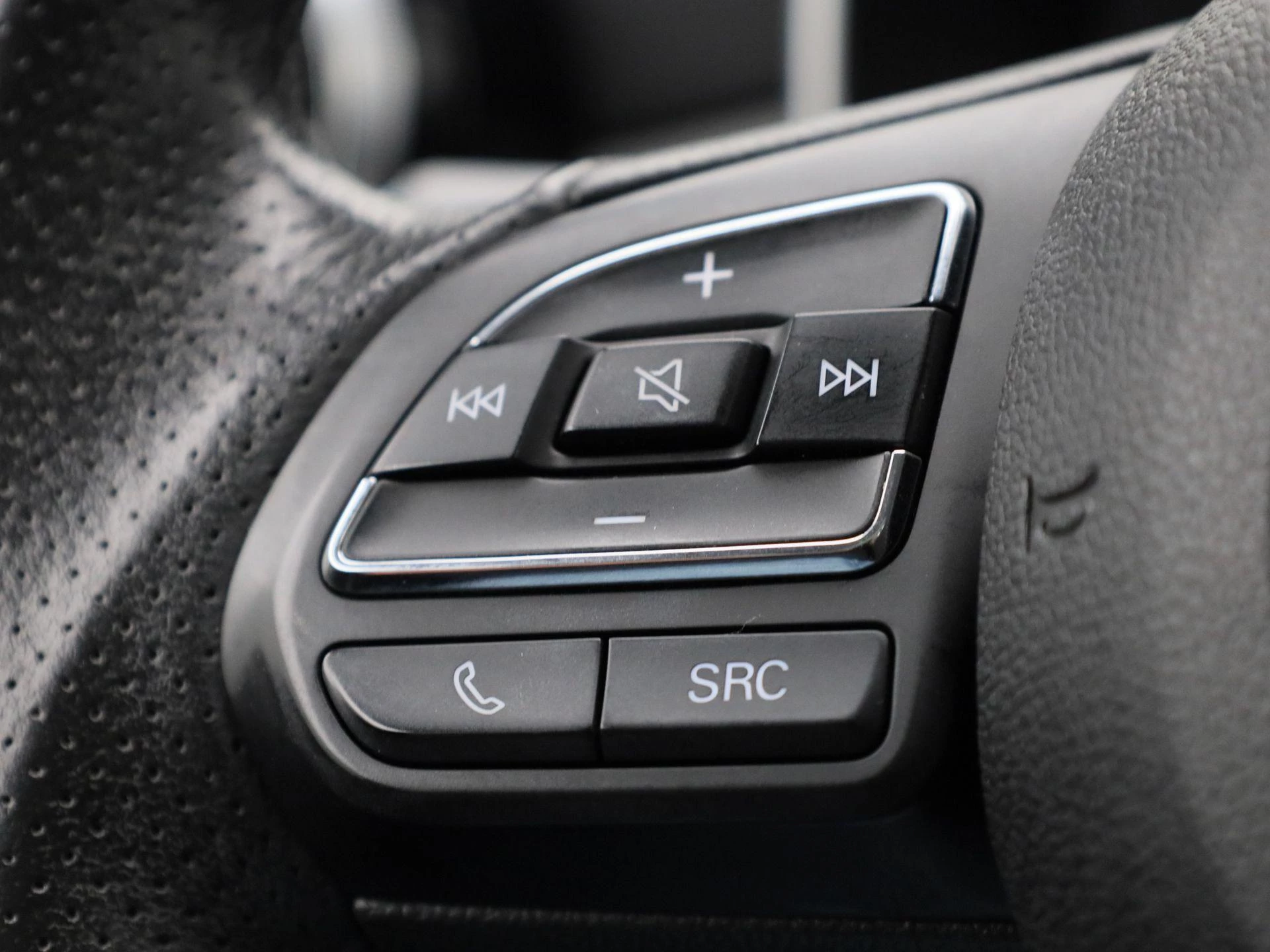 MG-ZS EV-image-17