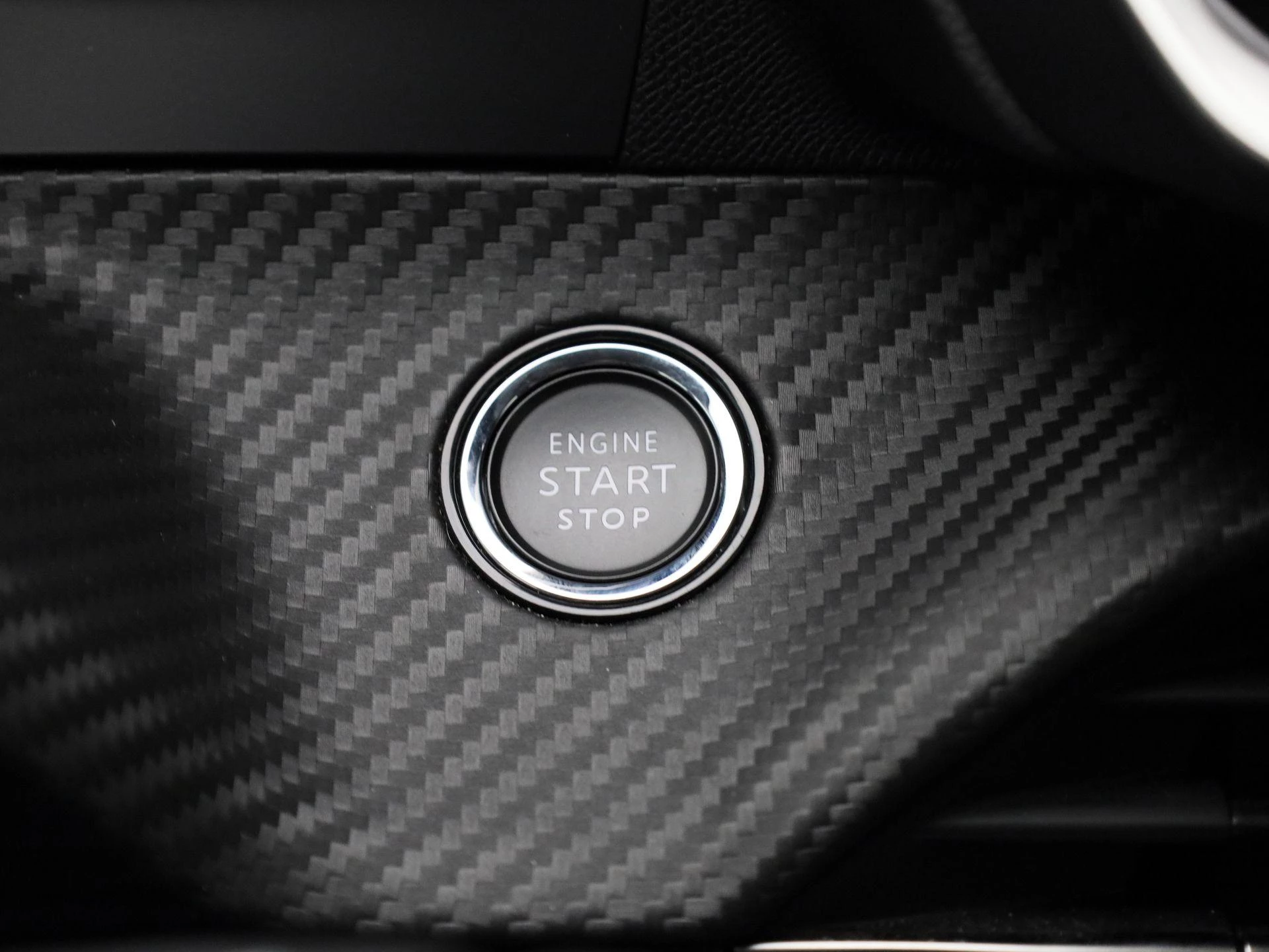 Peugeot-e-208-image-22