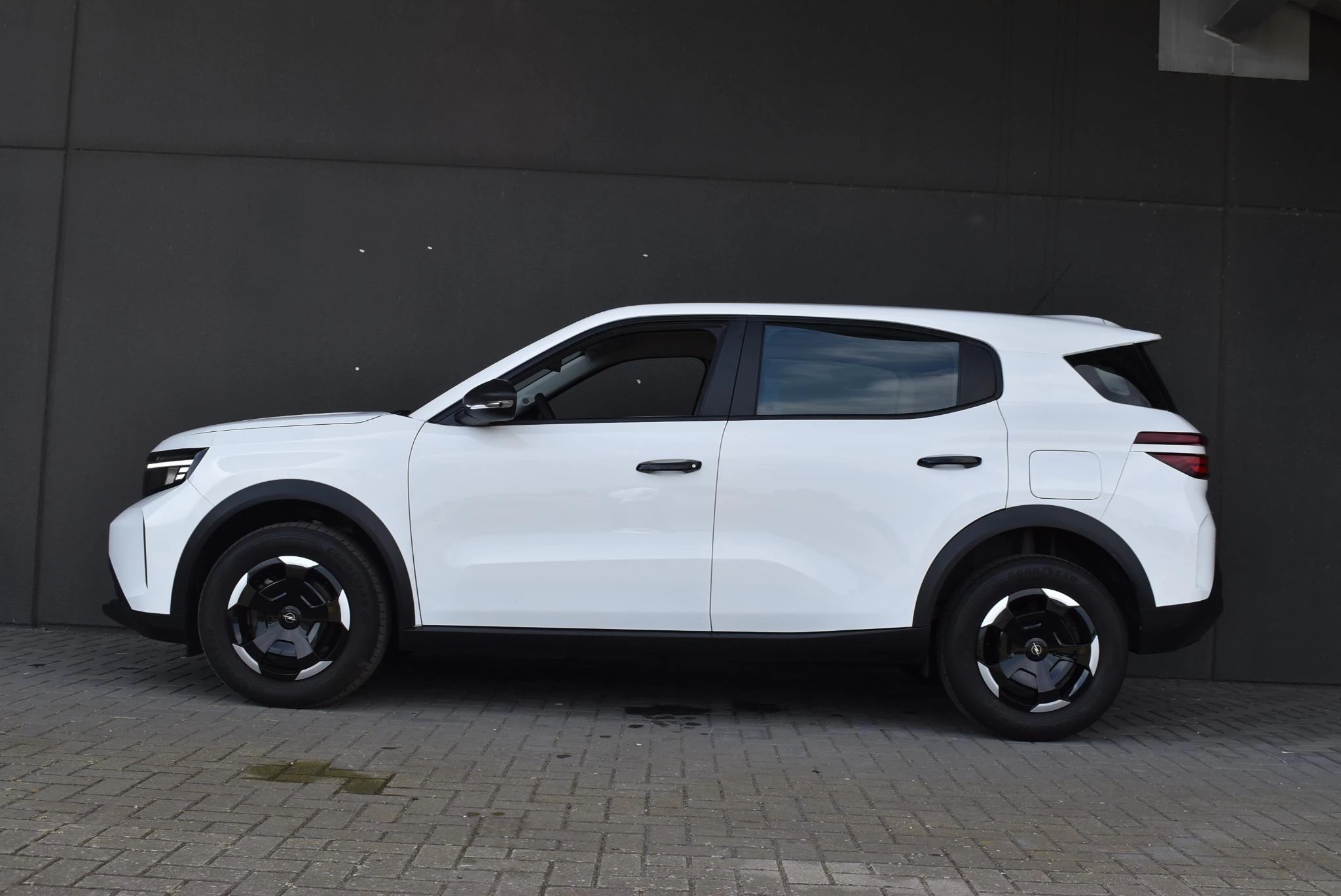 Opel Frontera 1.2 Turbo Hybrid Edition