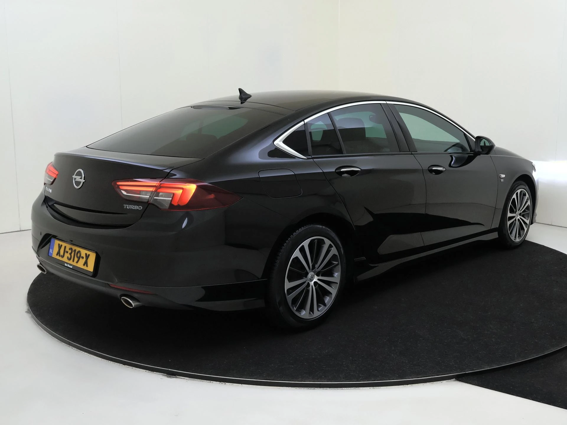 Opel-Insignia-image-3