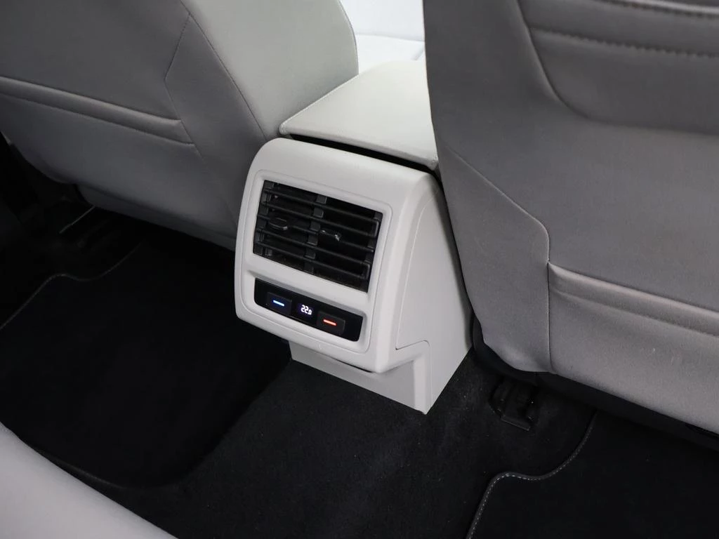 Volkswagen Golf VIII SW Golf 1.0eTSI Life 110PK *AUTOMAAT*LANE-ASSIST*ACC*PDC*APP-CONNECT*...*