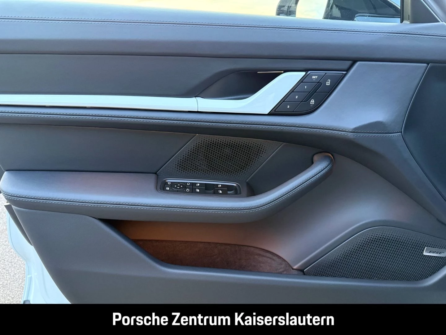 Porsche Taycan 4 Black Edition HA-Lenkung InnoDrive LED black edition