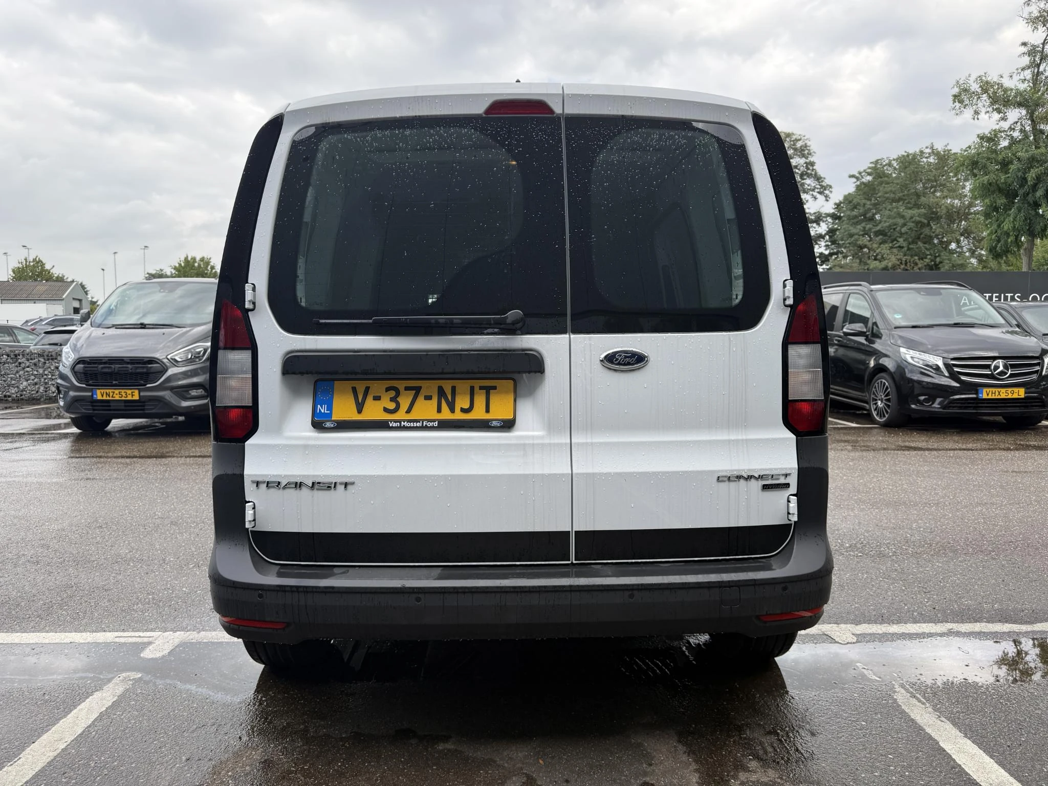 Ford-Transit Connect-image-2
