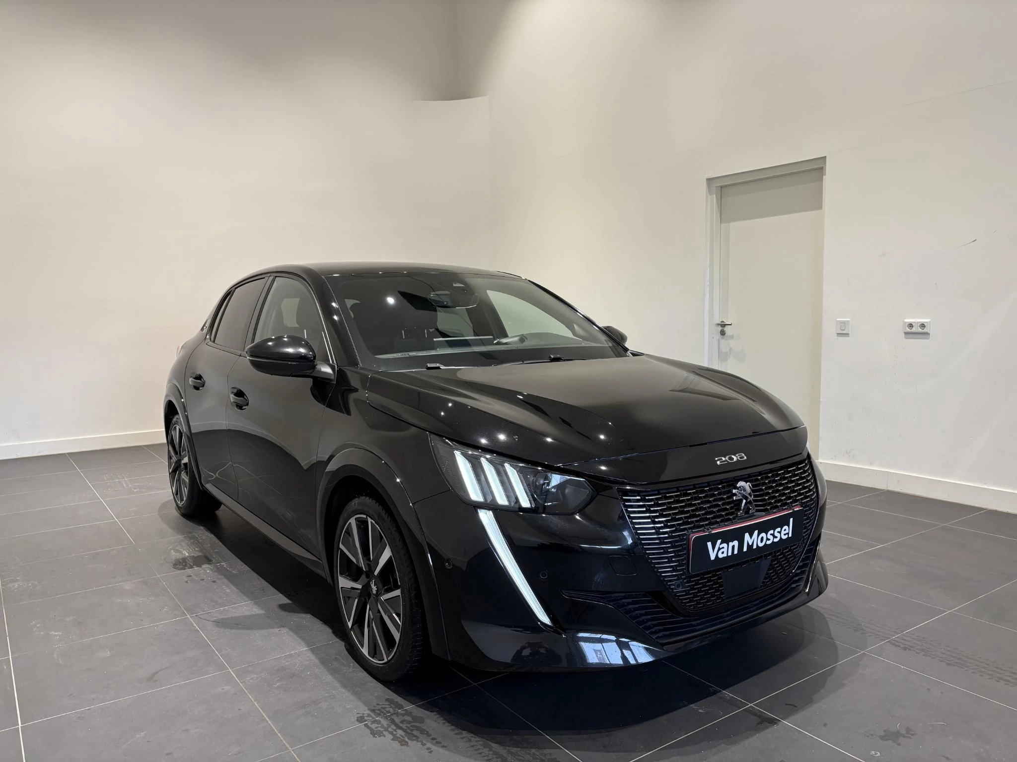 Peugeot-208-image-2