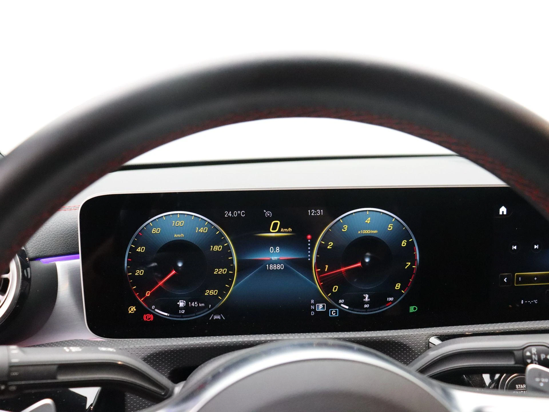 Mercedes-Benz-CLA-image-10