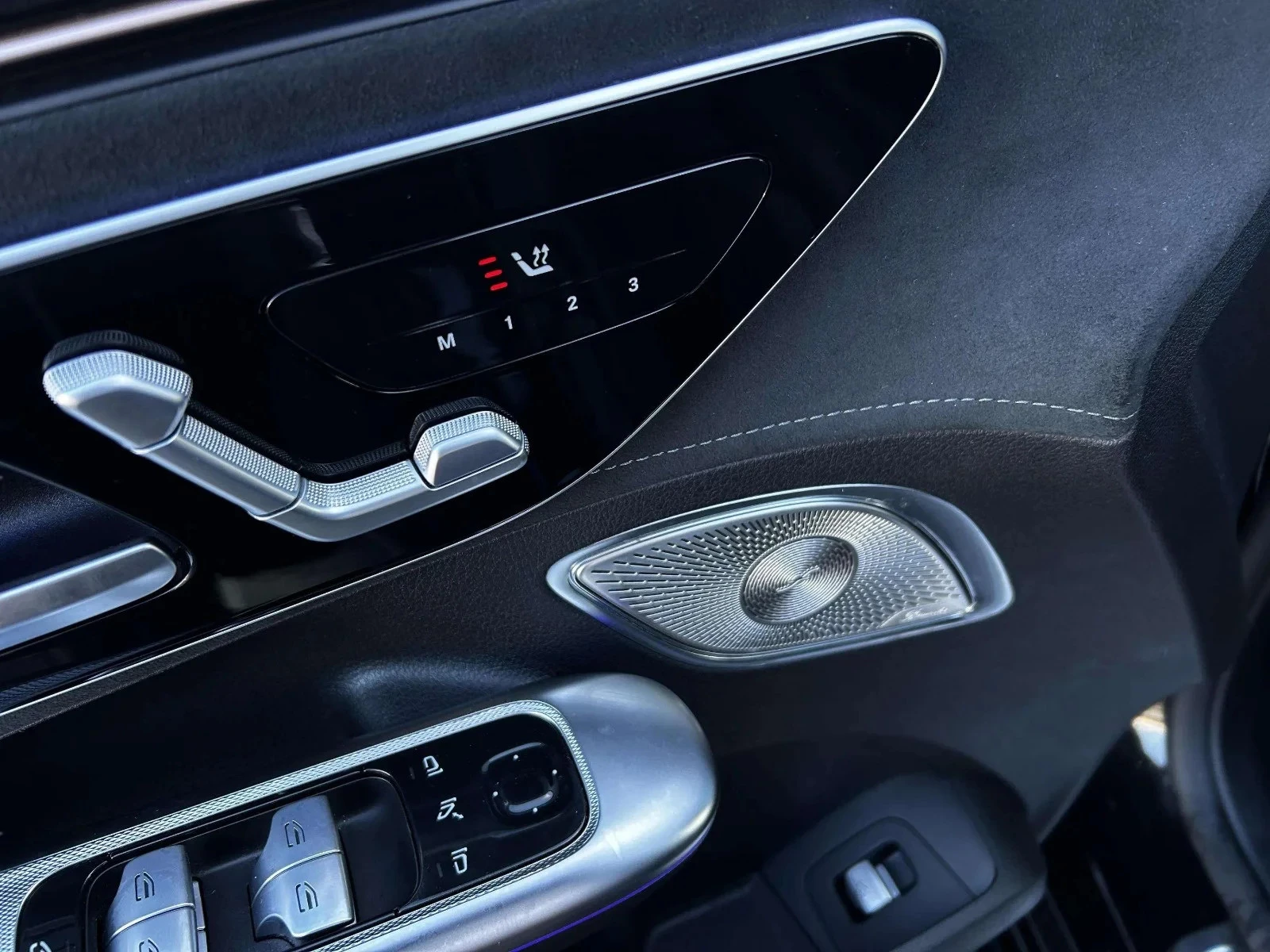 Mercedes-Benz-EQE-image-10