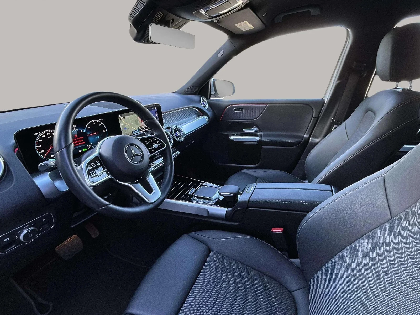 Mercedes-Benz-EQB-image-10