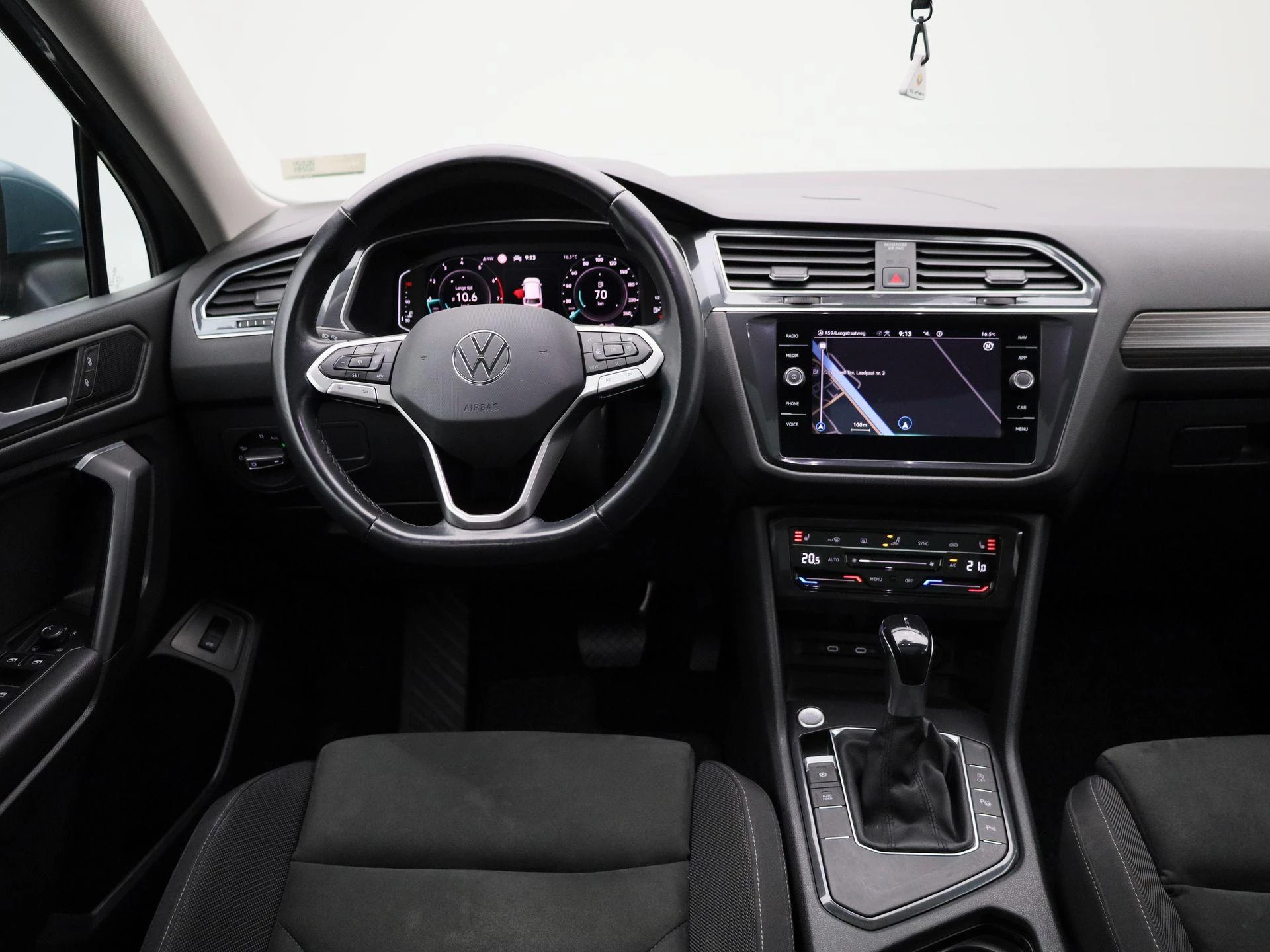 Volkswagen-Tiguan Allspace-image-2