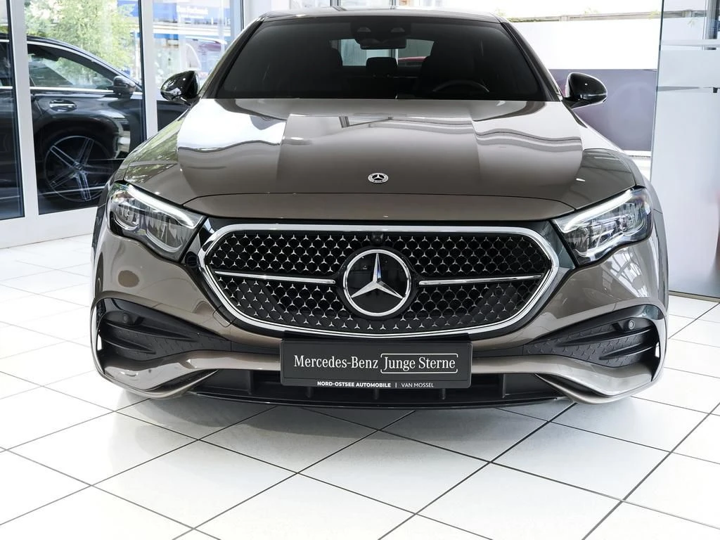 Mercedes-Benz-E-Klasse 300 e-image-3