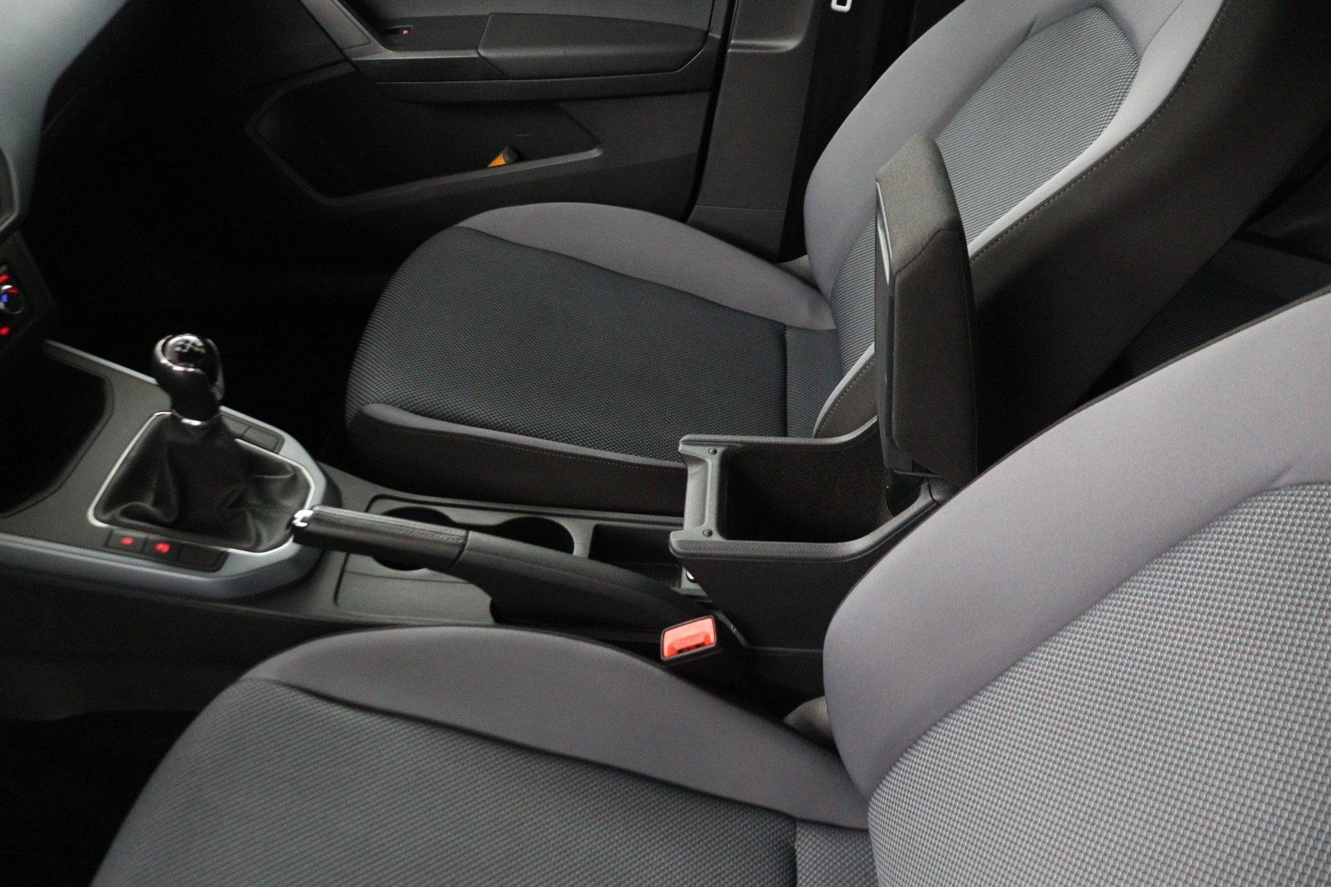 SEAT-Arona-image-53