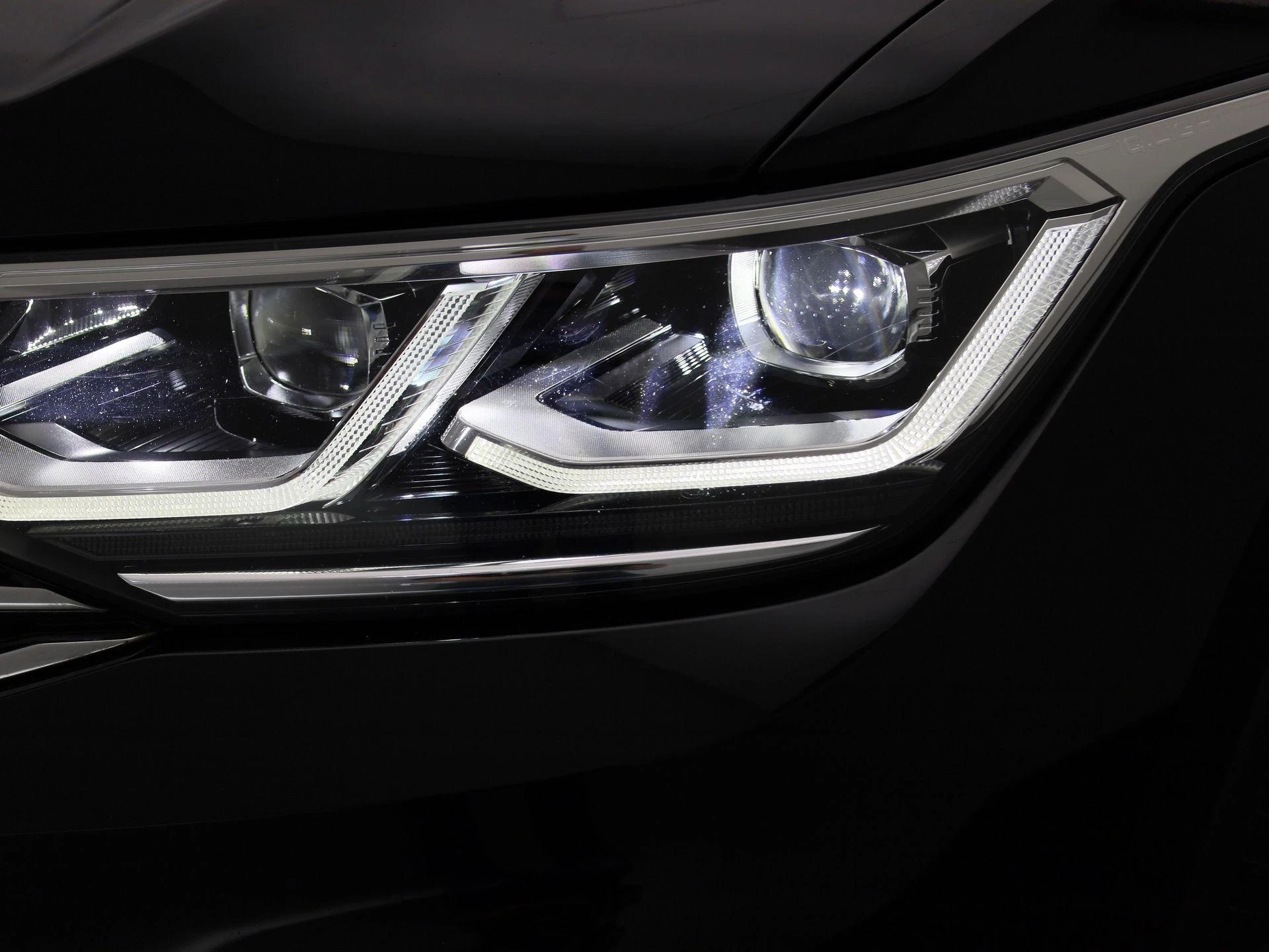 Volkswagen-Tiguan-image-13