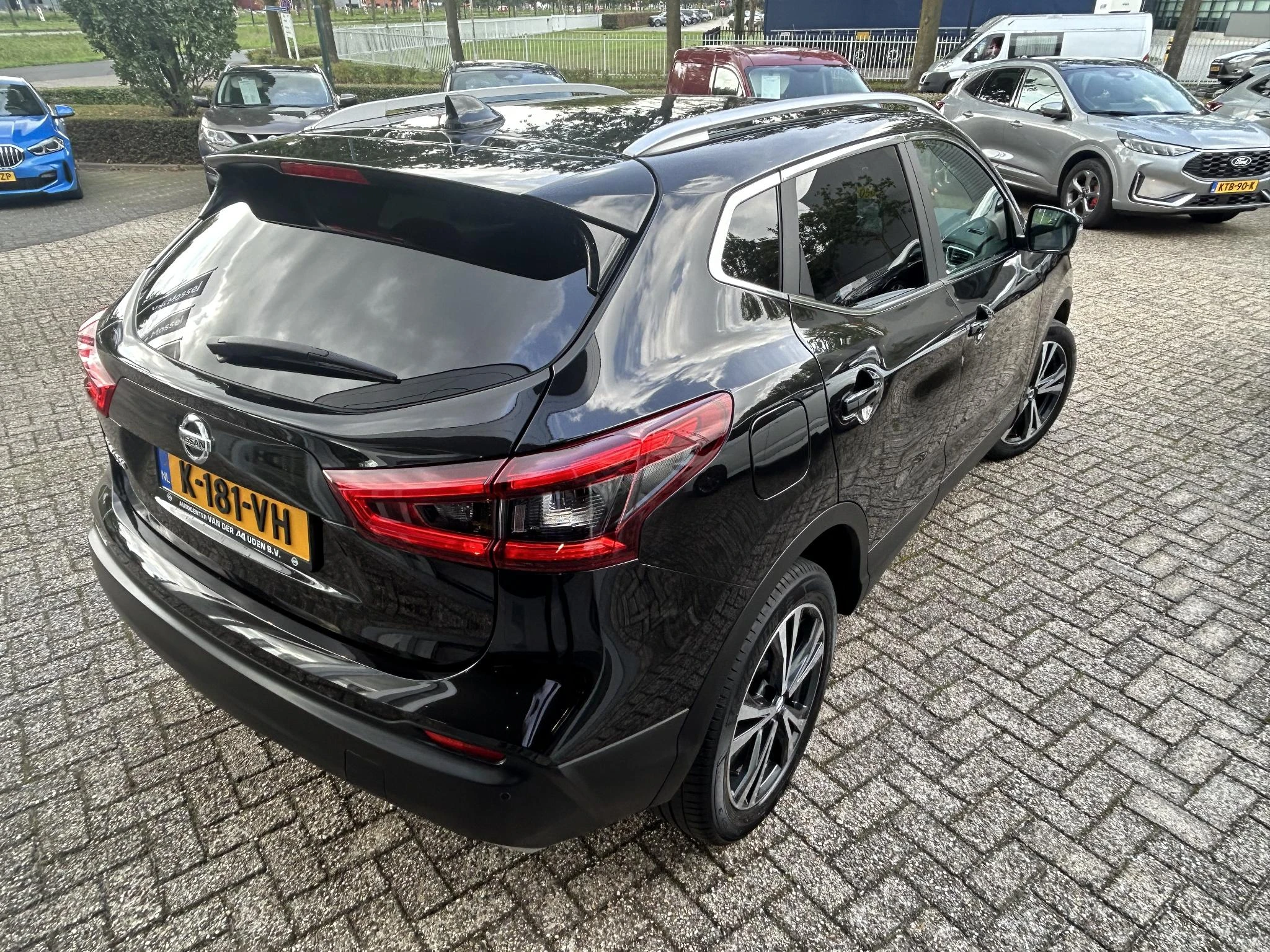 Nissan-QASHQAI-image-4