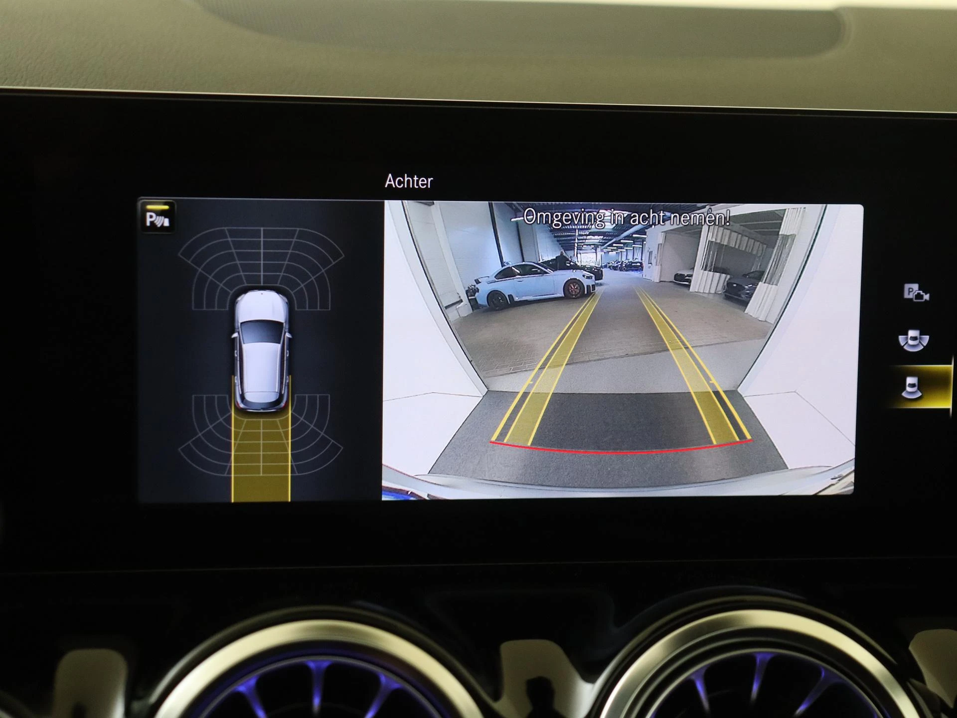Mercedes-Benz-GLA-image-18
