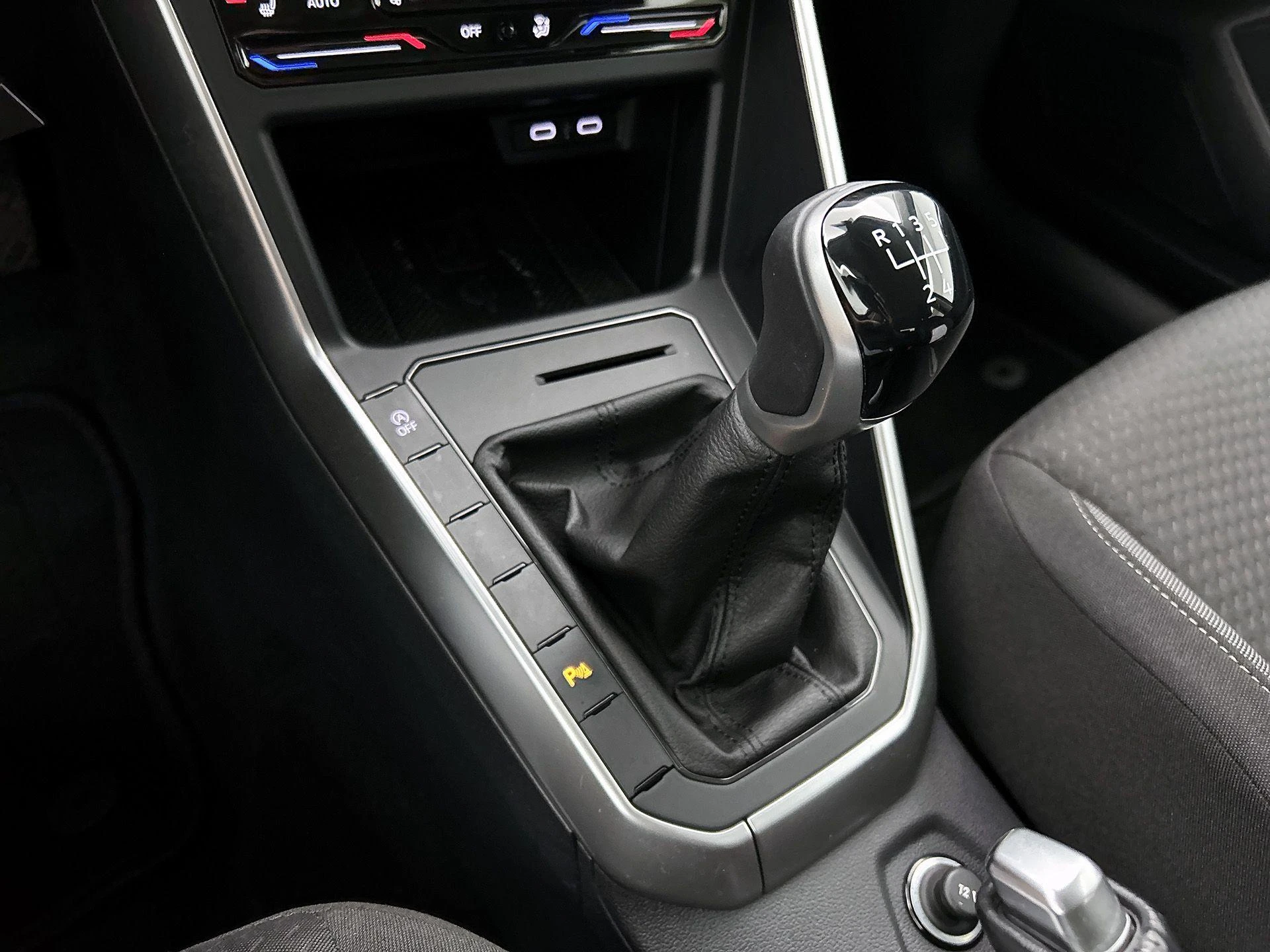 Volkswagen-Polo-image-20