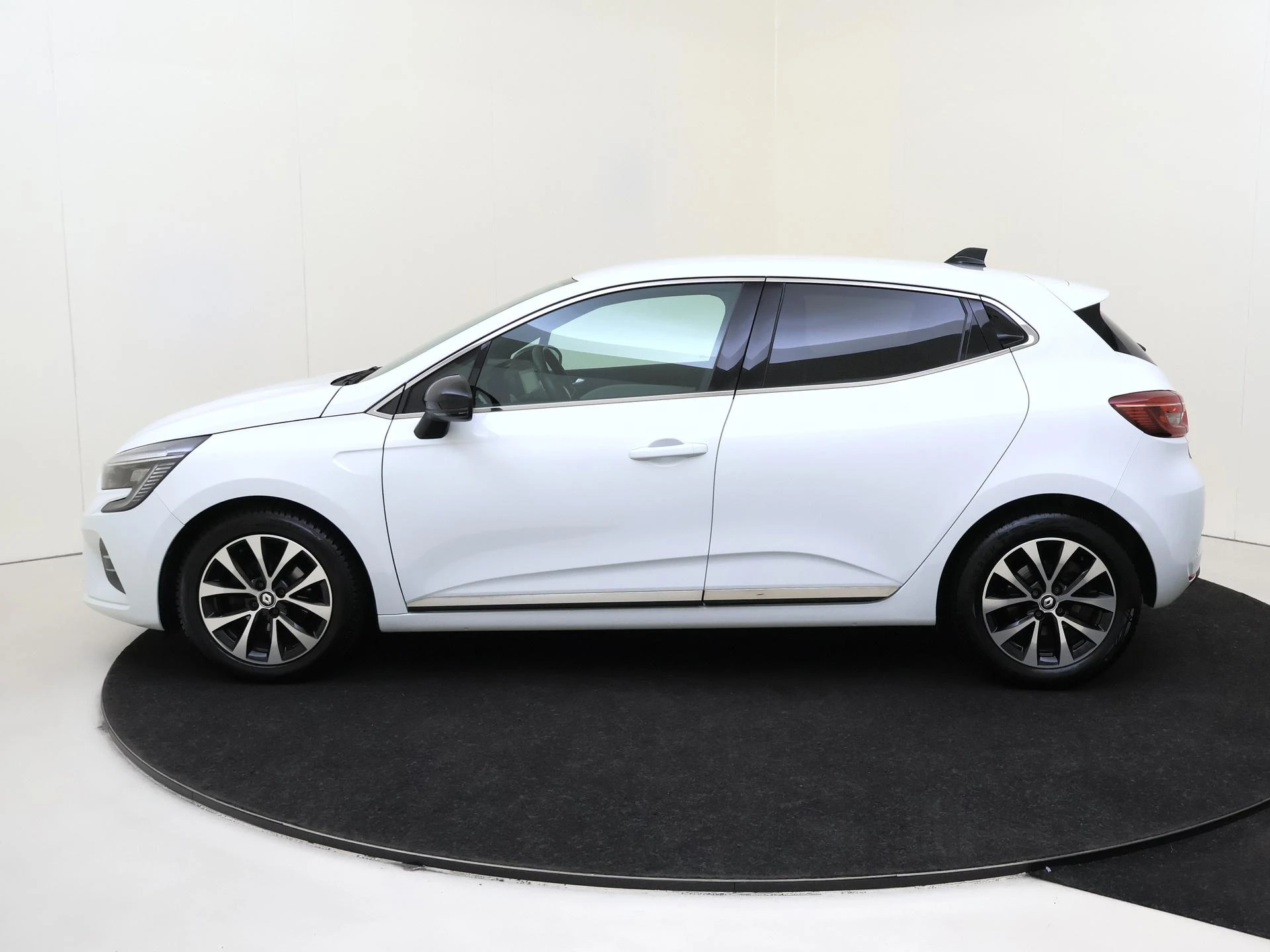 Renault-Clio-image-7