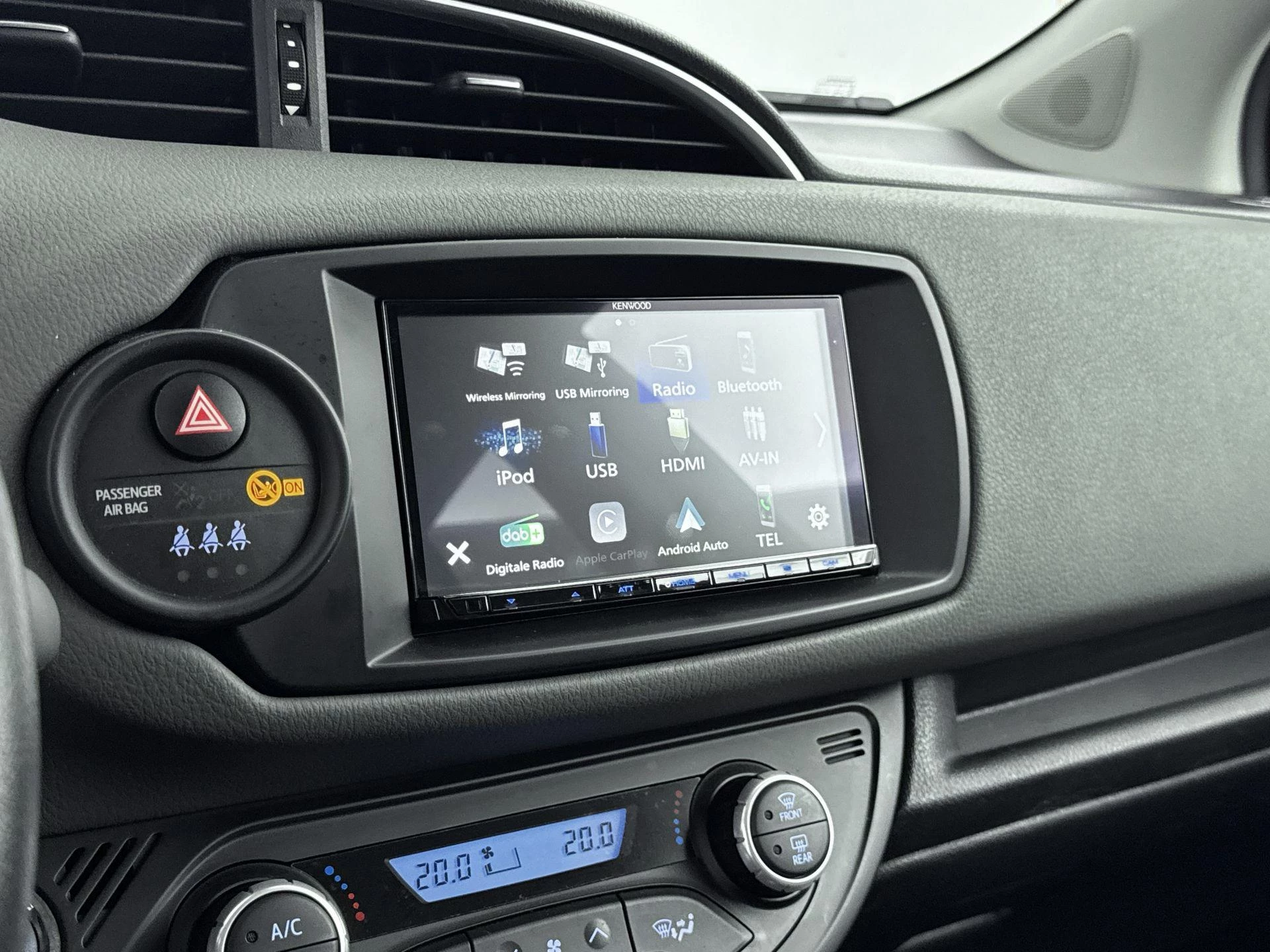 Toyota-Yaris-image-14