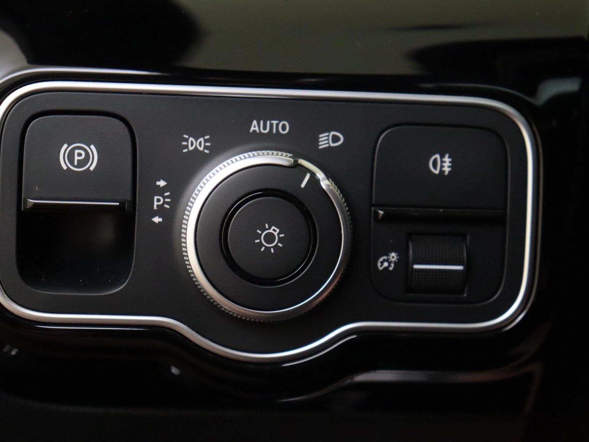 Mercedes-Benz A-Klasse 250 e Business Solution AMG