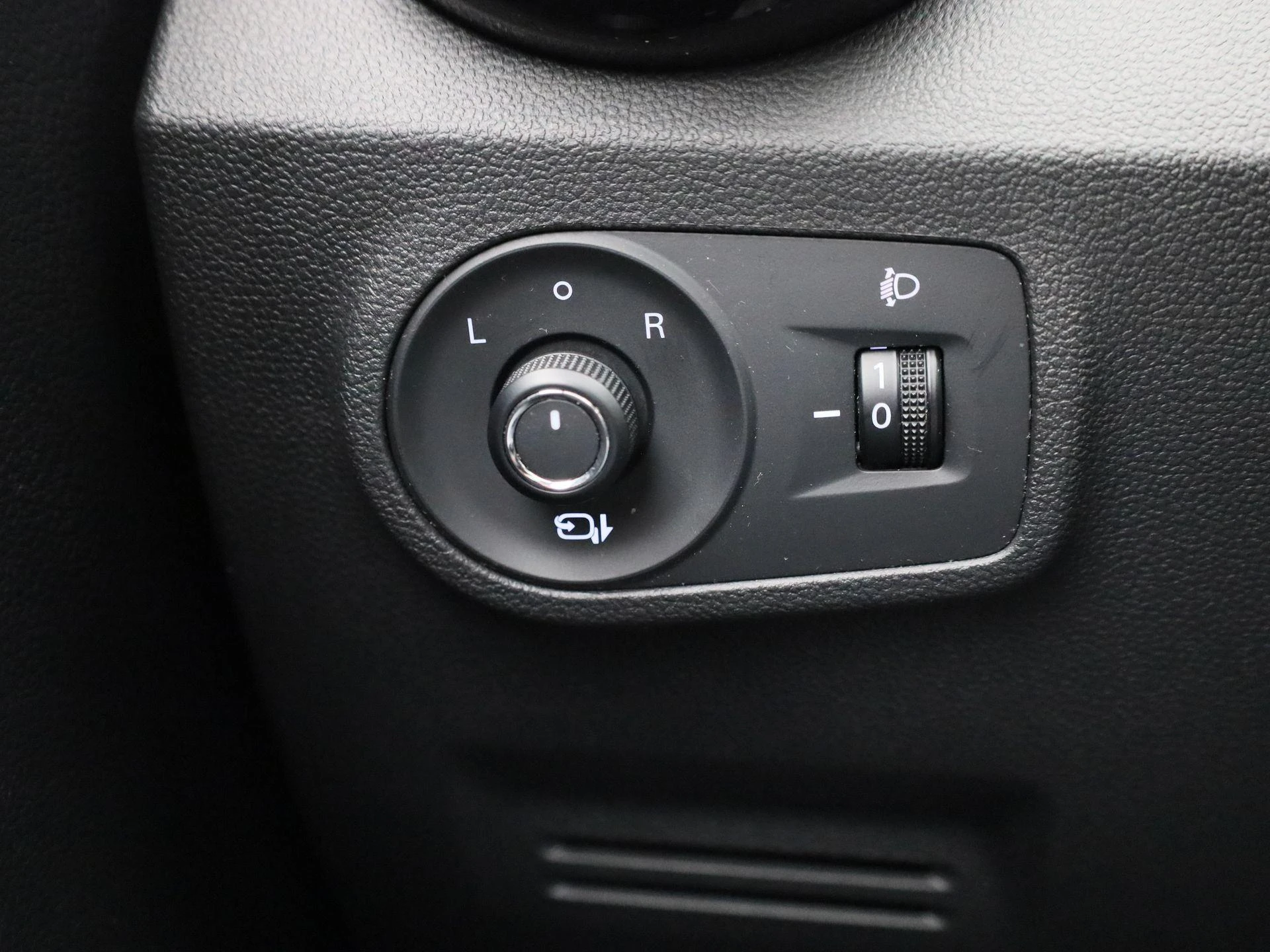 MG-ZS EV-image-26