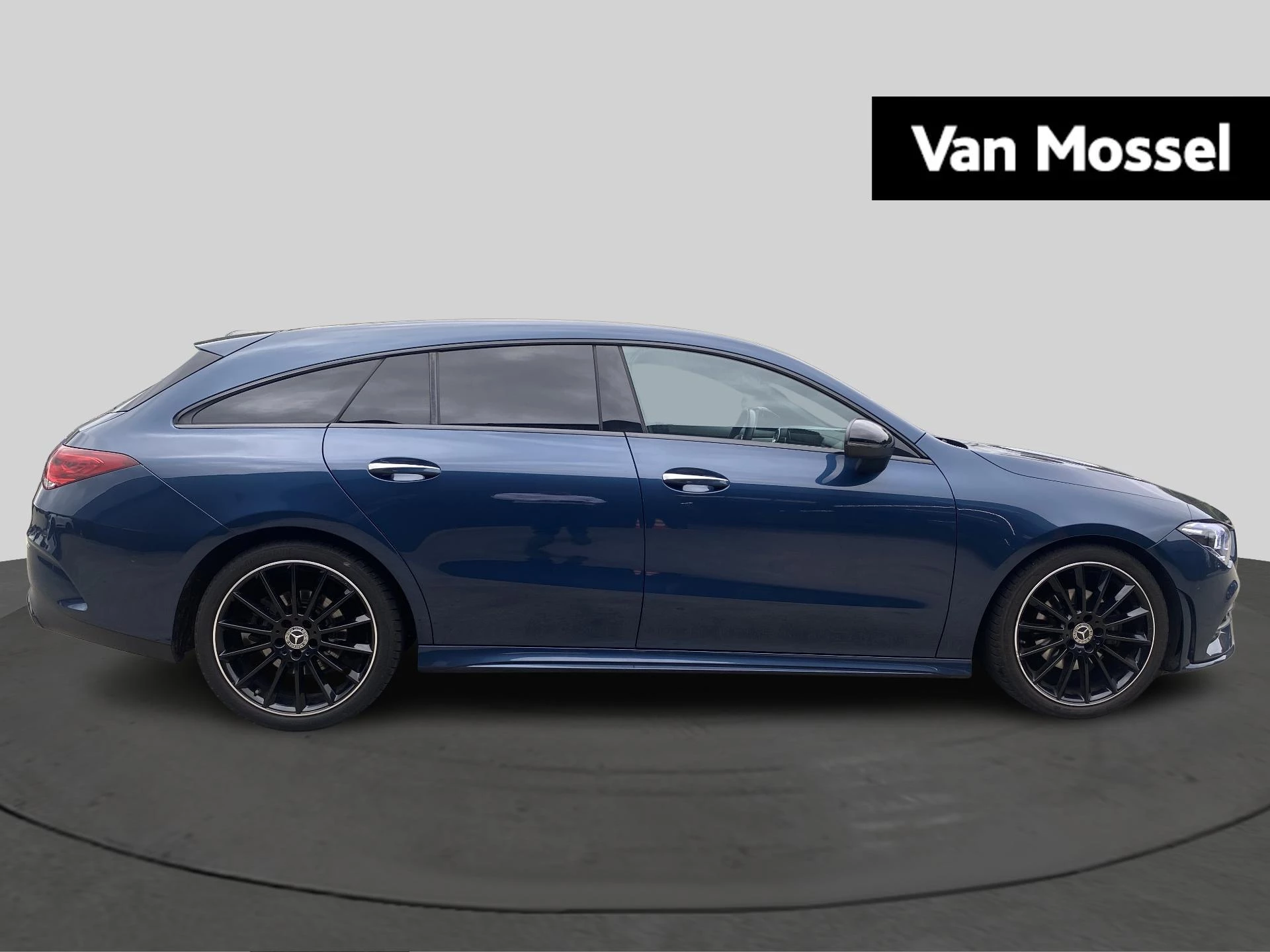 Mercedes-Benz CLA 180 d AMG Line Shooting Brake + NIGHTPAKKET + KEY LESS GO + 19 INCH + CAMERA +