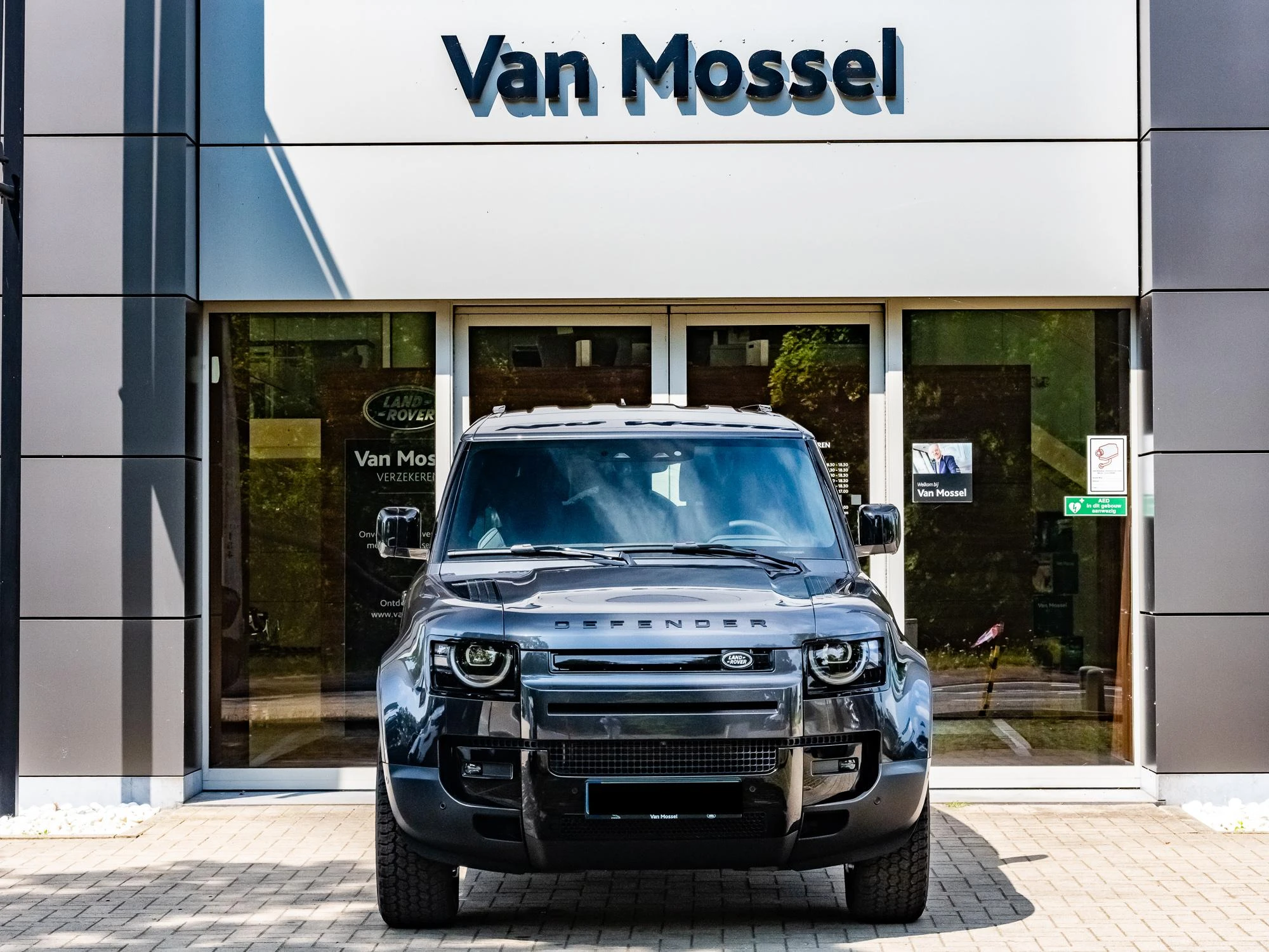 Land Rover Defender 90 D200 S AWD Auto. 26MY